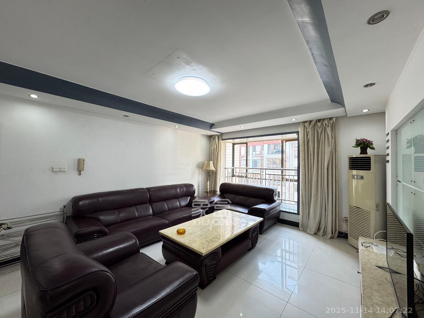 佳天雅苑  3室2厅1卫    2400.0元/月室内图