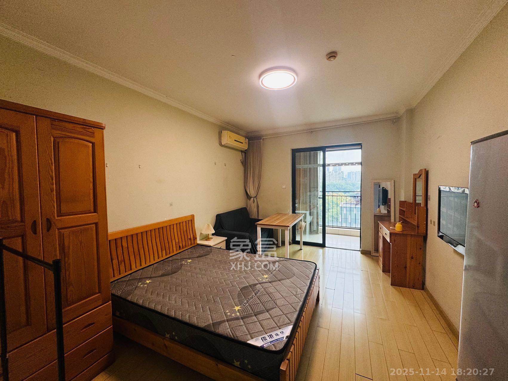 万科金域华府一期  1室1厅1卫    1500.0元/月室内图