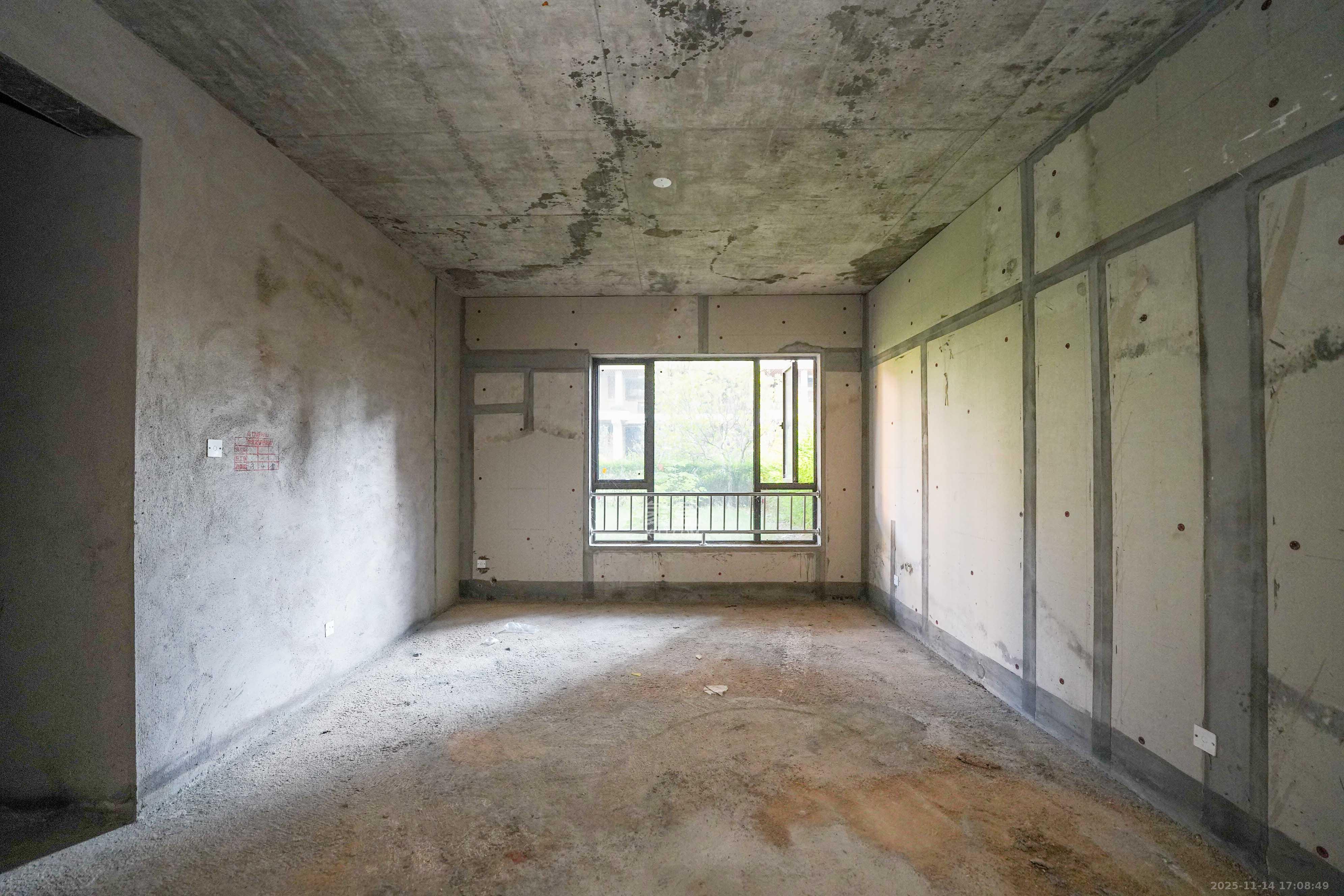 福天藏郡院子 3室2厅2卫 130.0万 福天藏郡院子 3室2厅2卫 130.0万客厅