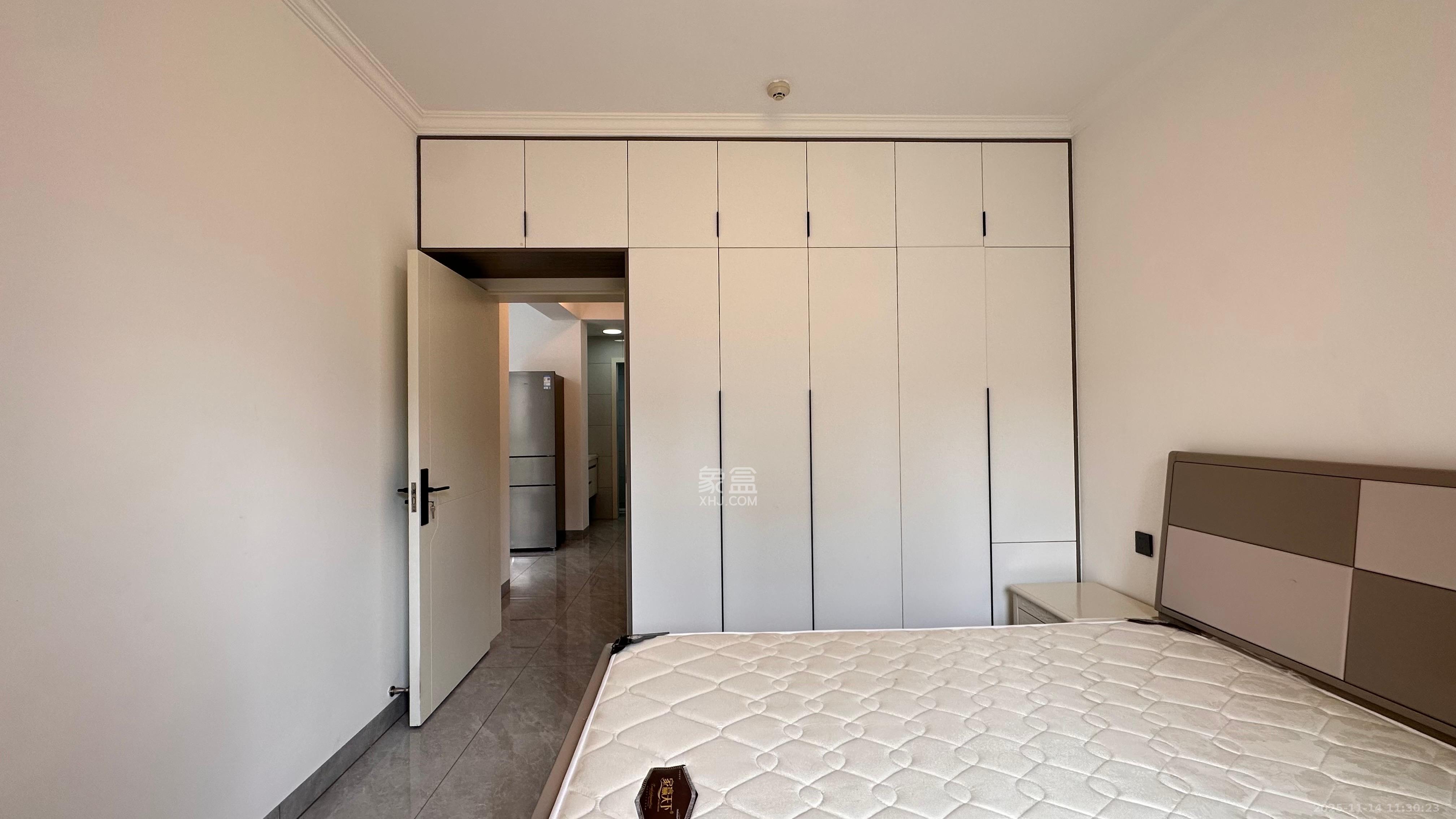 明发阅江悦府  3室2厅1卫    2300.0元/月室内图