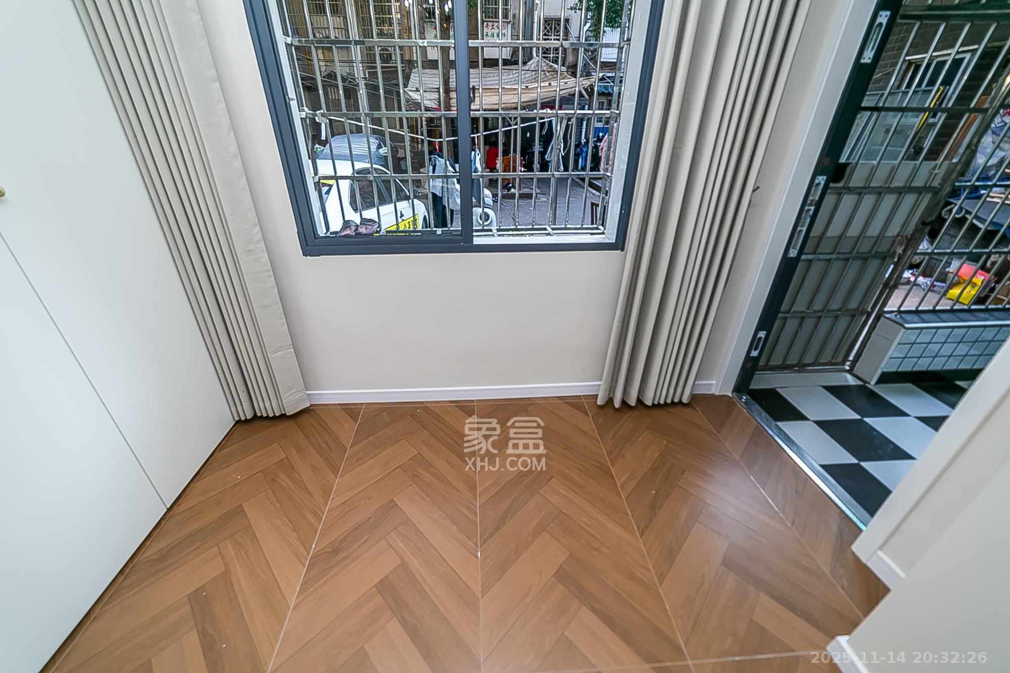 长坡社区  2室2厅1卫    58.8万阳台