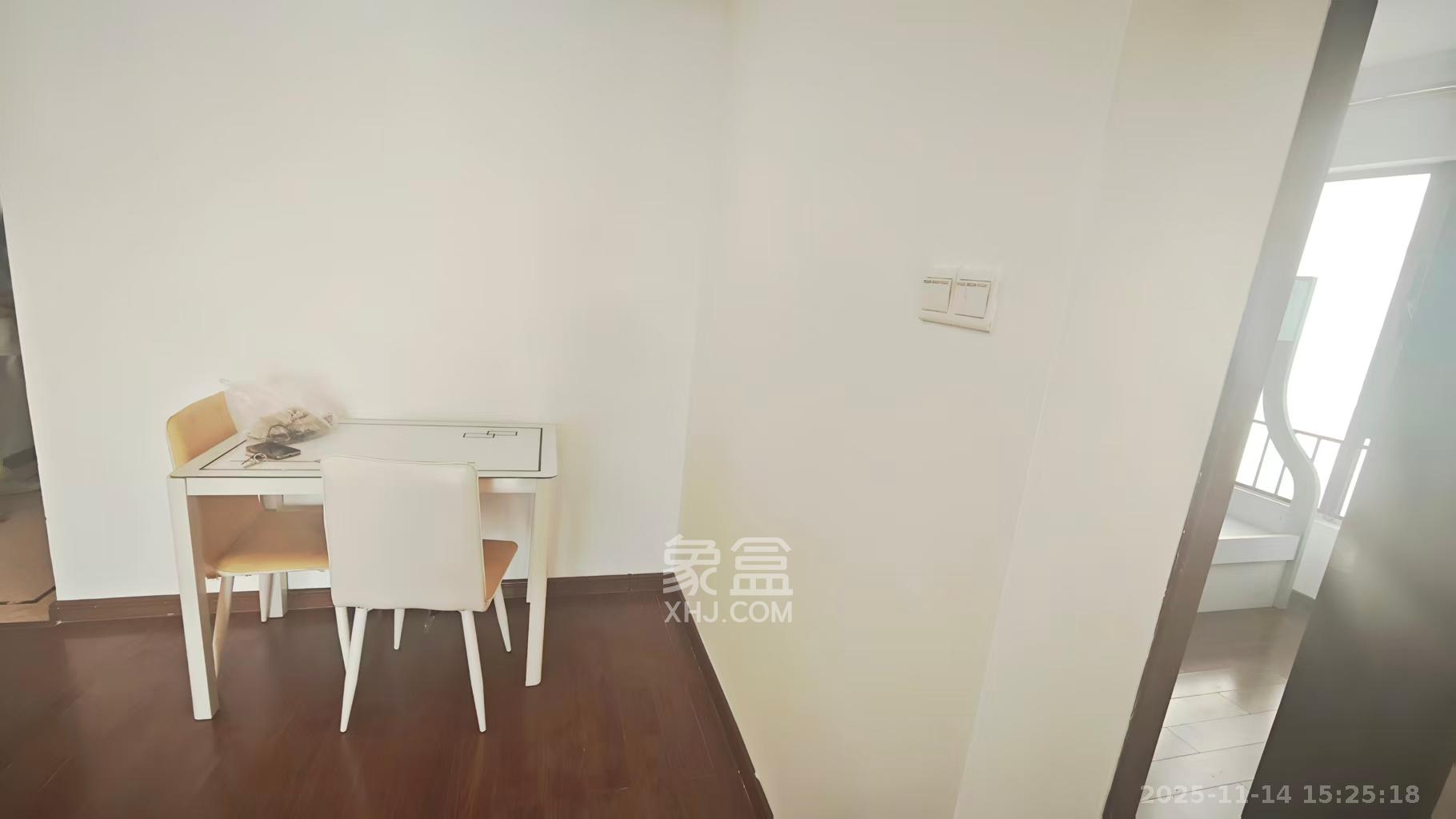 万科金域华府二期  2室2厅1卫    2400.0元/月室内图