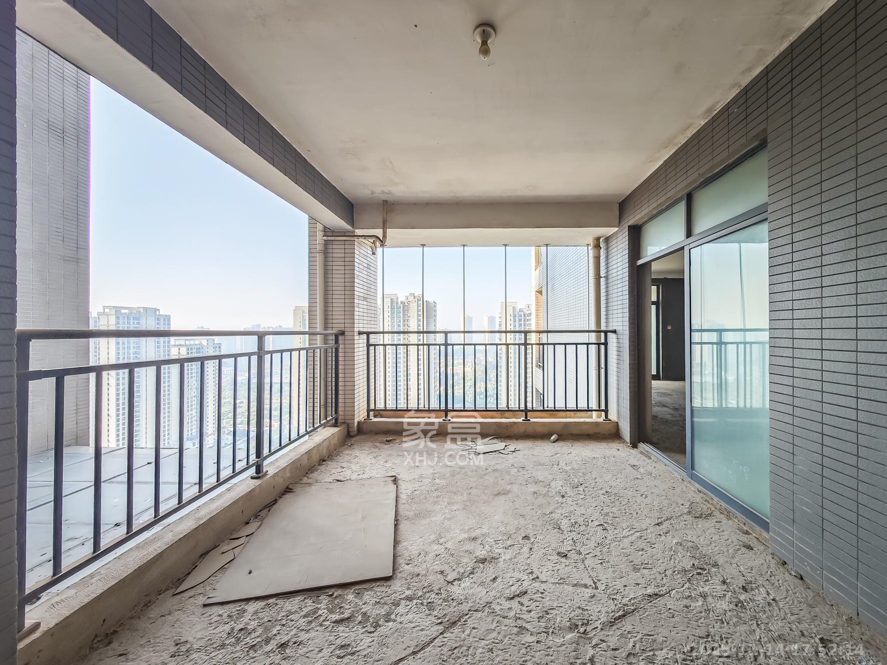 极目楚天 4室2厅2卫 90.0万 极目楚天 4室2厅2卫 90.0万其他