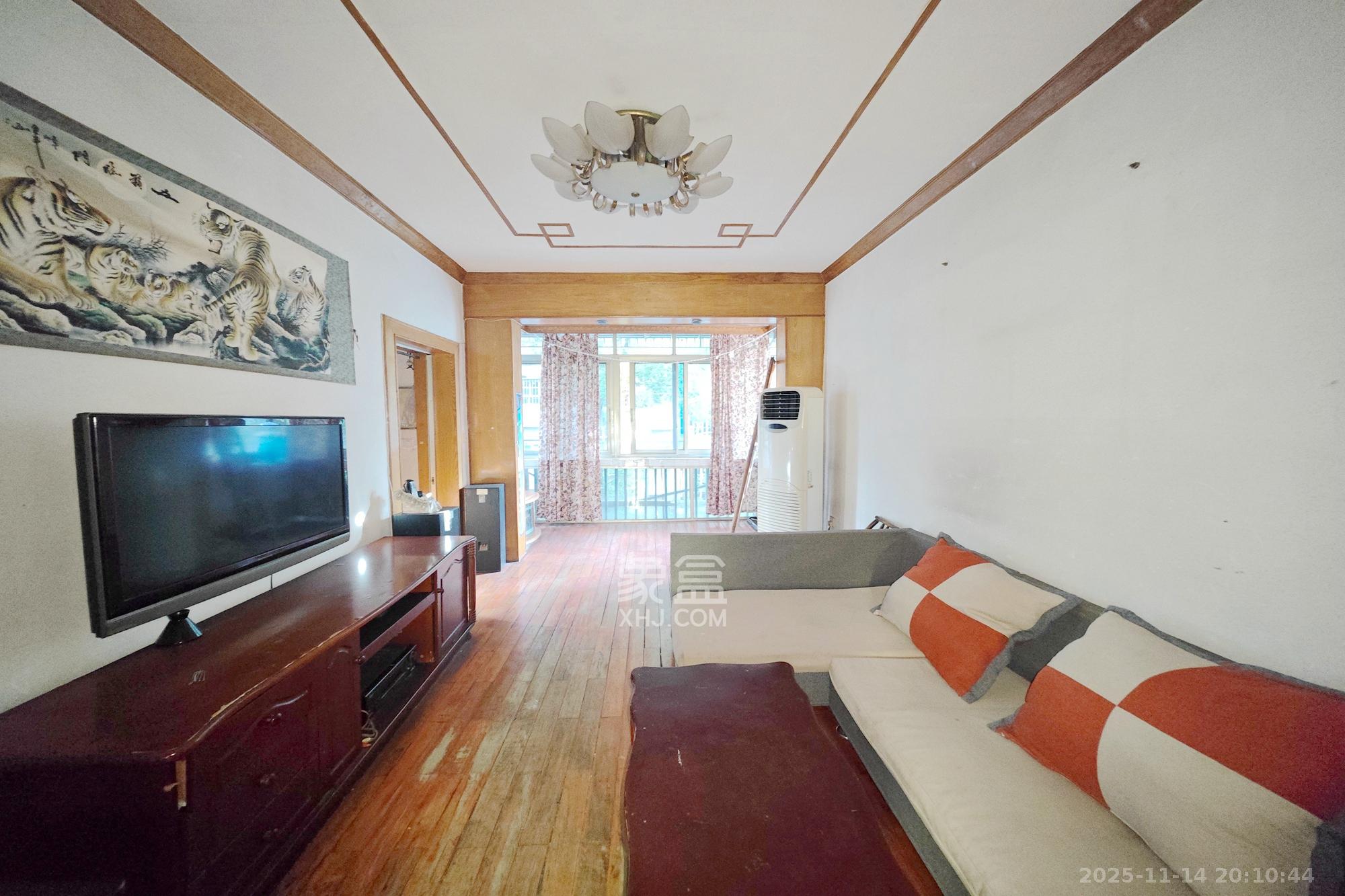 长钢宿舍小区 2室2厅1卫 32.0万 长钢宿舍小区 2室2厅1卫 32.0万客厅