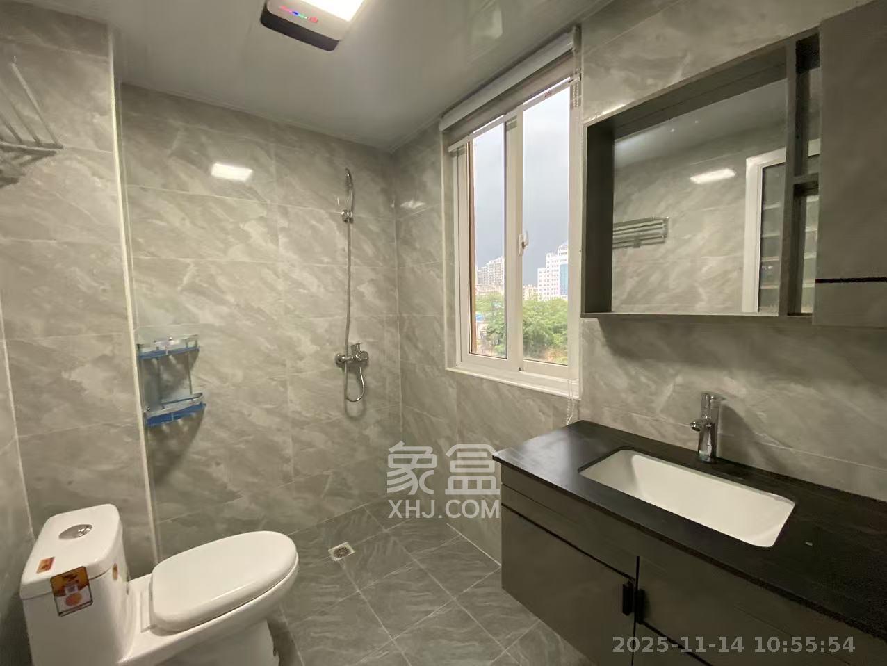 中城苑 3室2厅2卫 2450.0元/月 中城苑 3室2厅2卫 2450.0元/月室内图