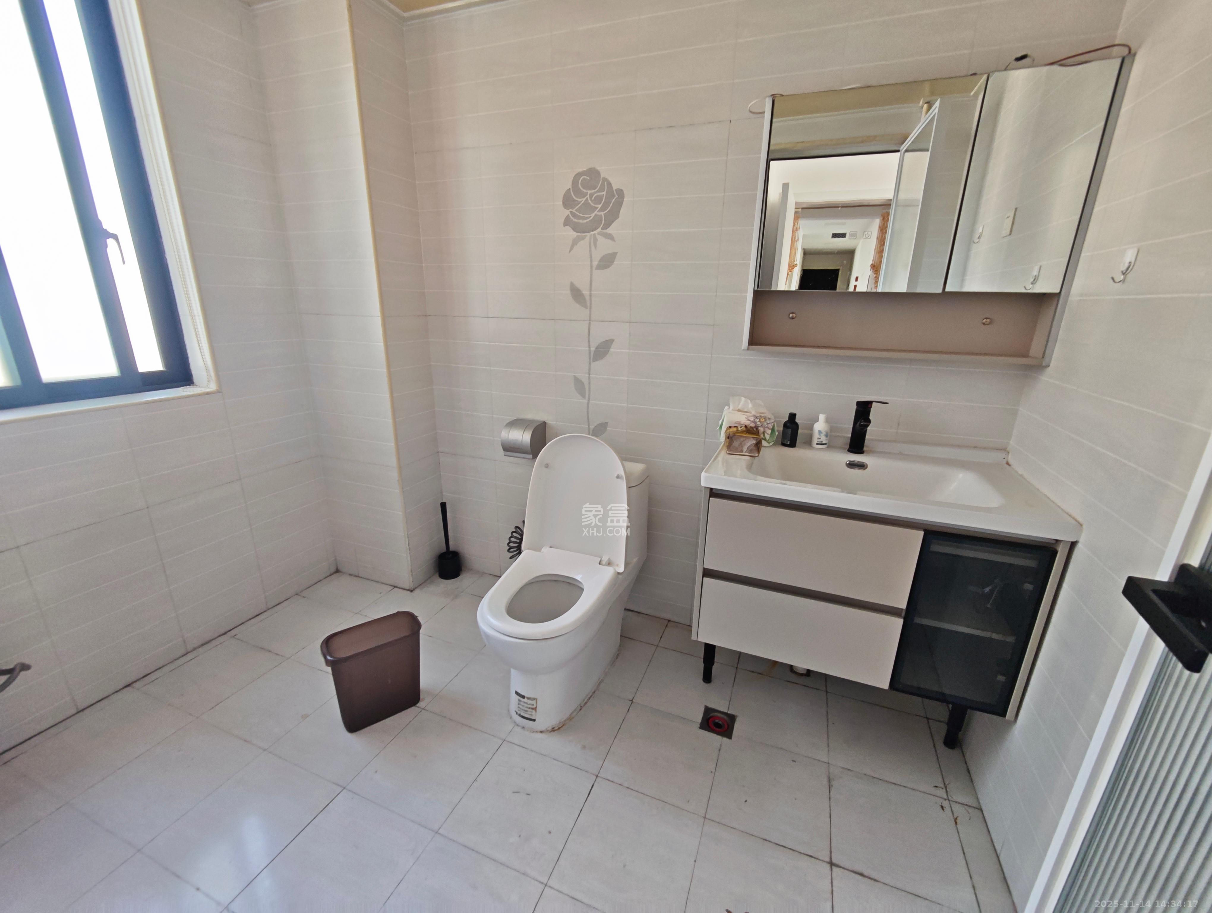 融科东南海  4室2厅2卫    3200.0元/月室内图