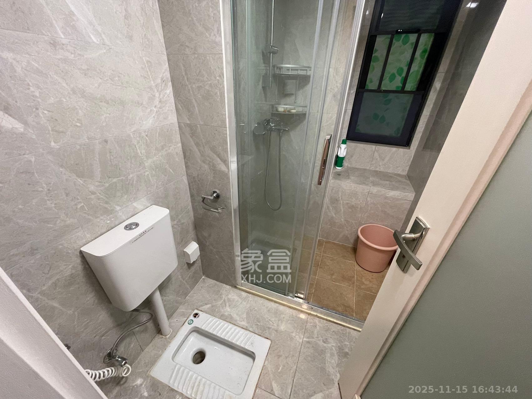 中海珑悦府  3室2厅2卫    3000.0元/月室内图