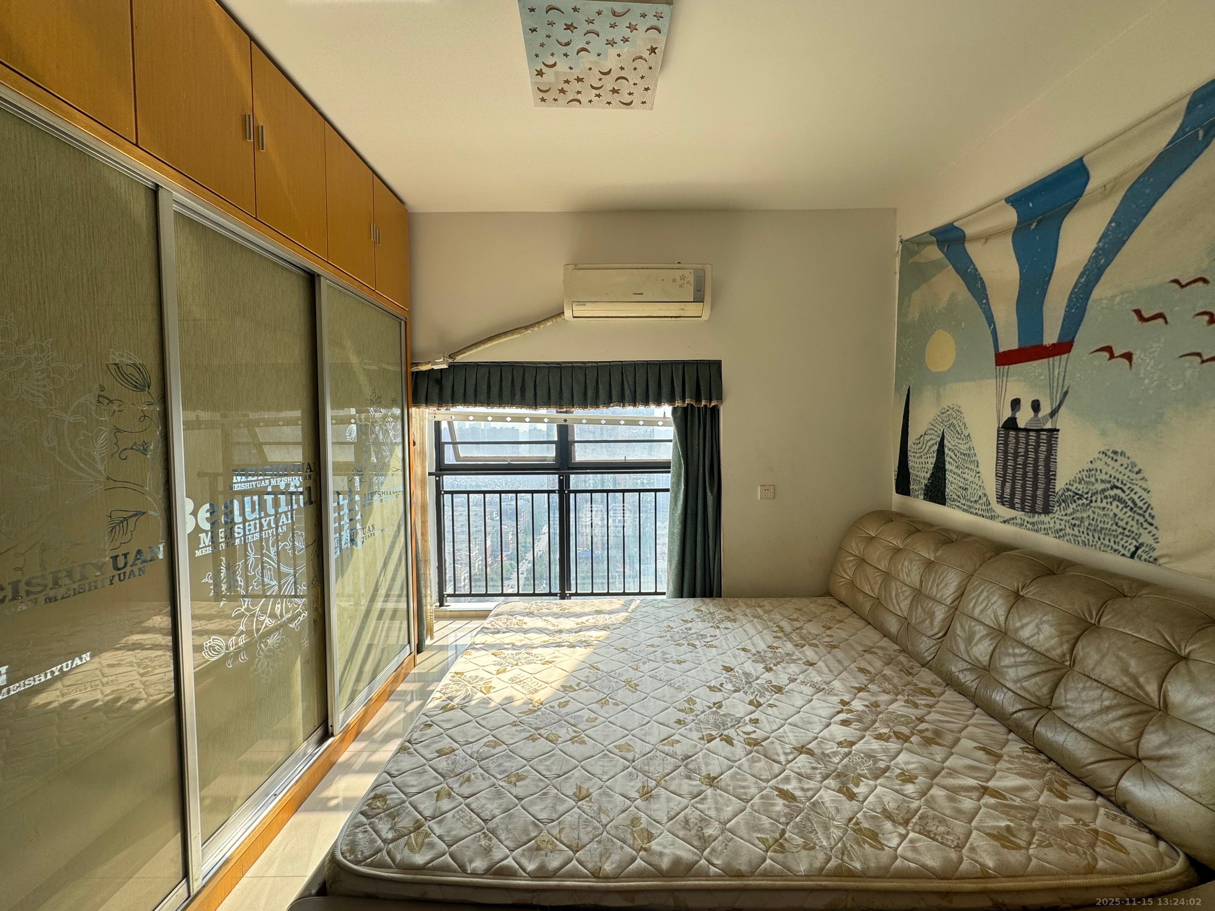 山水华景  1室1厅1卫    1500.0元/月室内图