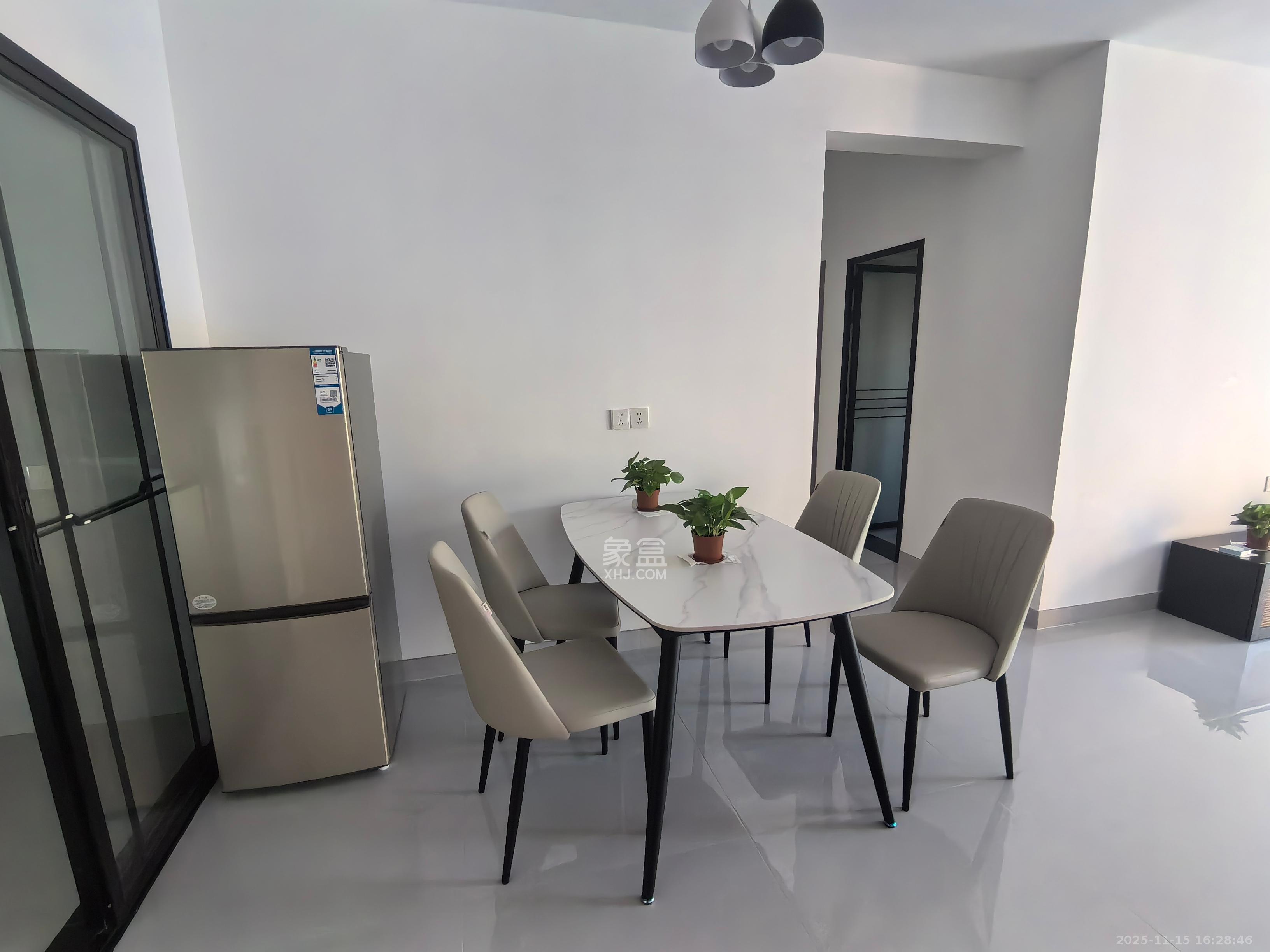 香缇雅苑（鑫远翡丽郡二期）  3室2厅1卫    3500.0元/月室内图