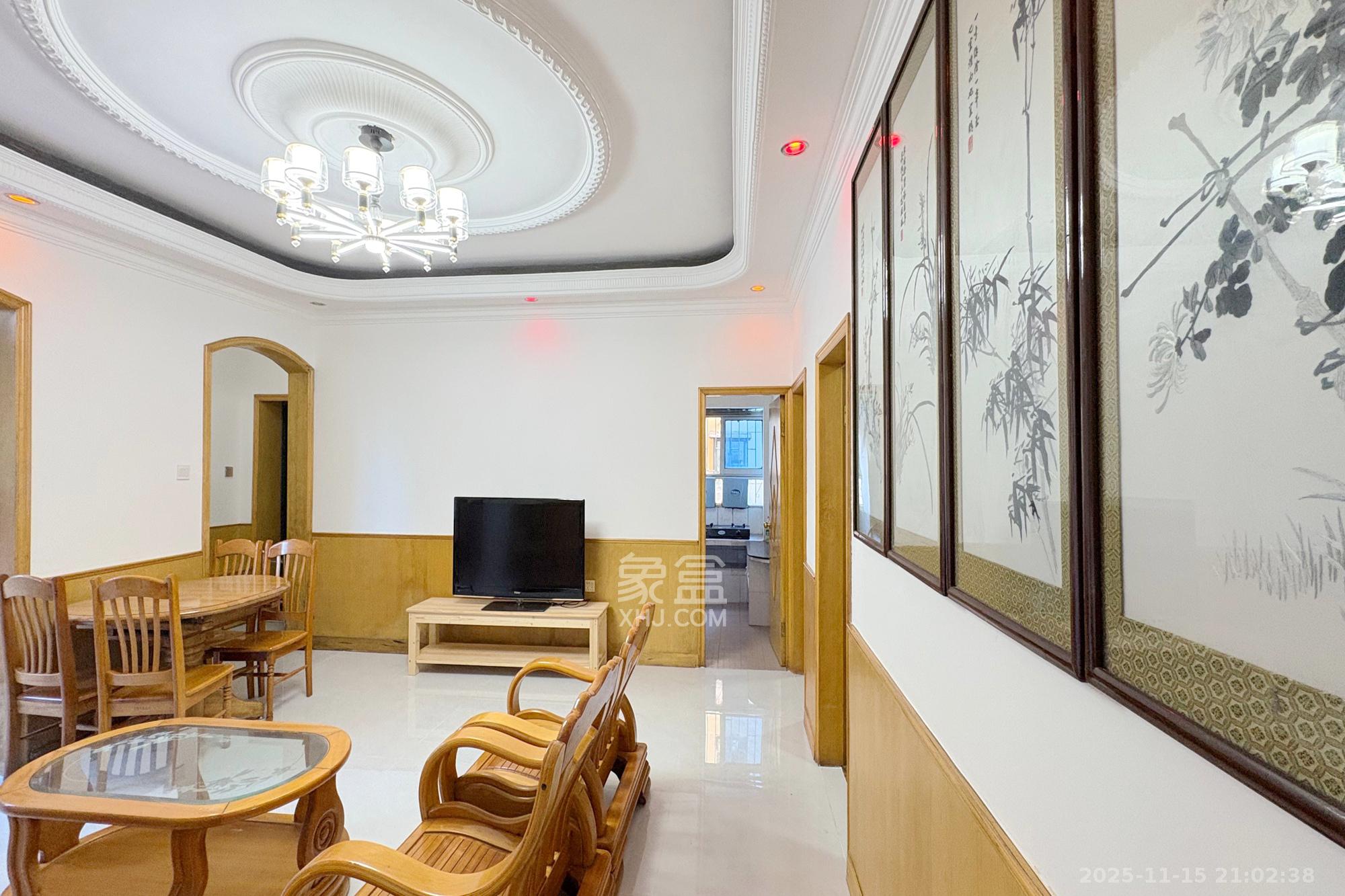 省政府五所 3室1厅1卫 100.0万 省政府五所 3室1厅1卫 100.0万客厅