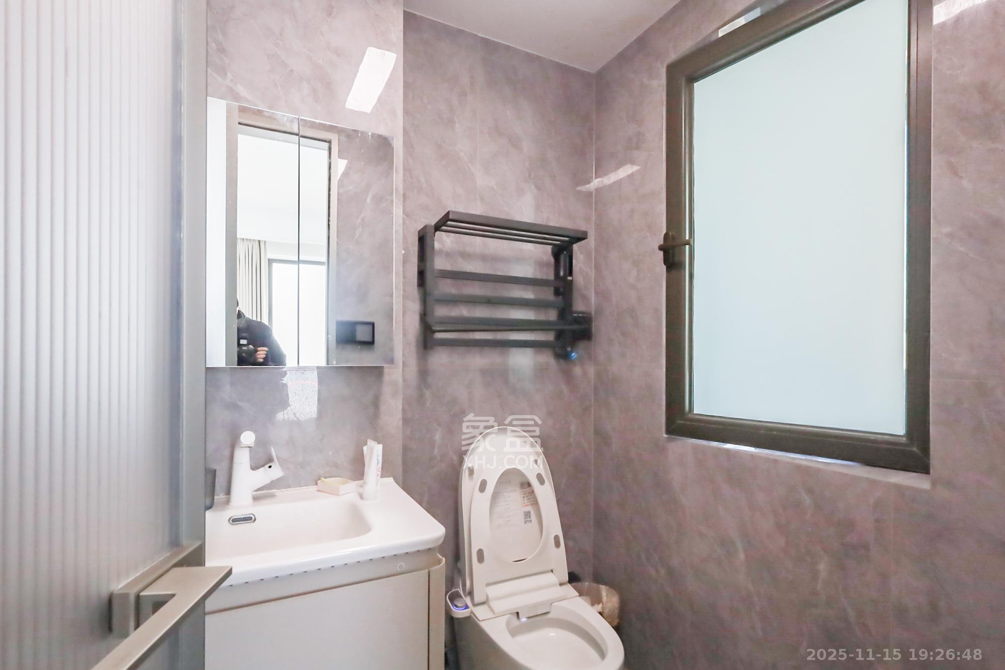 远洋外滩壹号  4室2厅2卫    498.0万卫生间