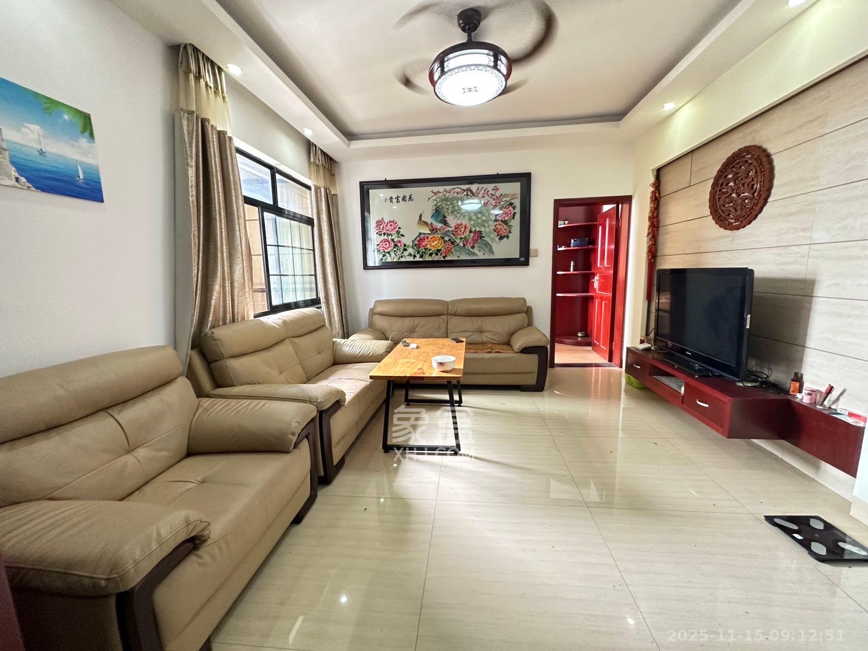 盘龙名府 2室2厅1卫 36.8万 盘龙名府 2室2厅1卫 36.8万客厅