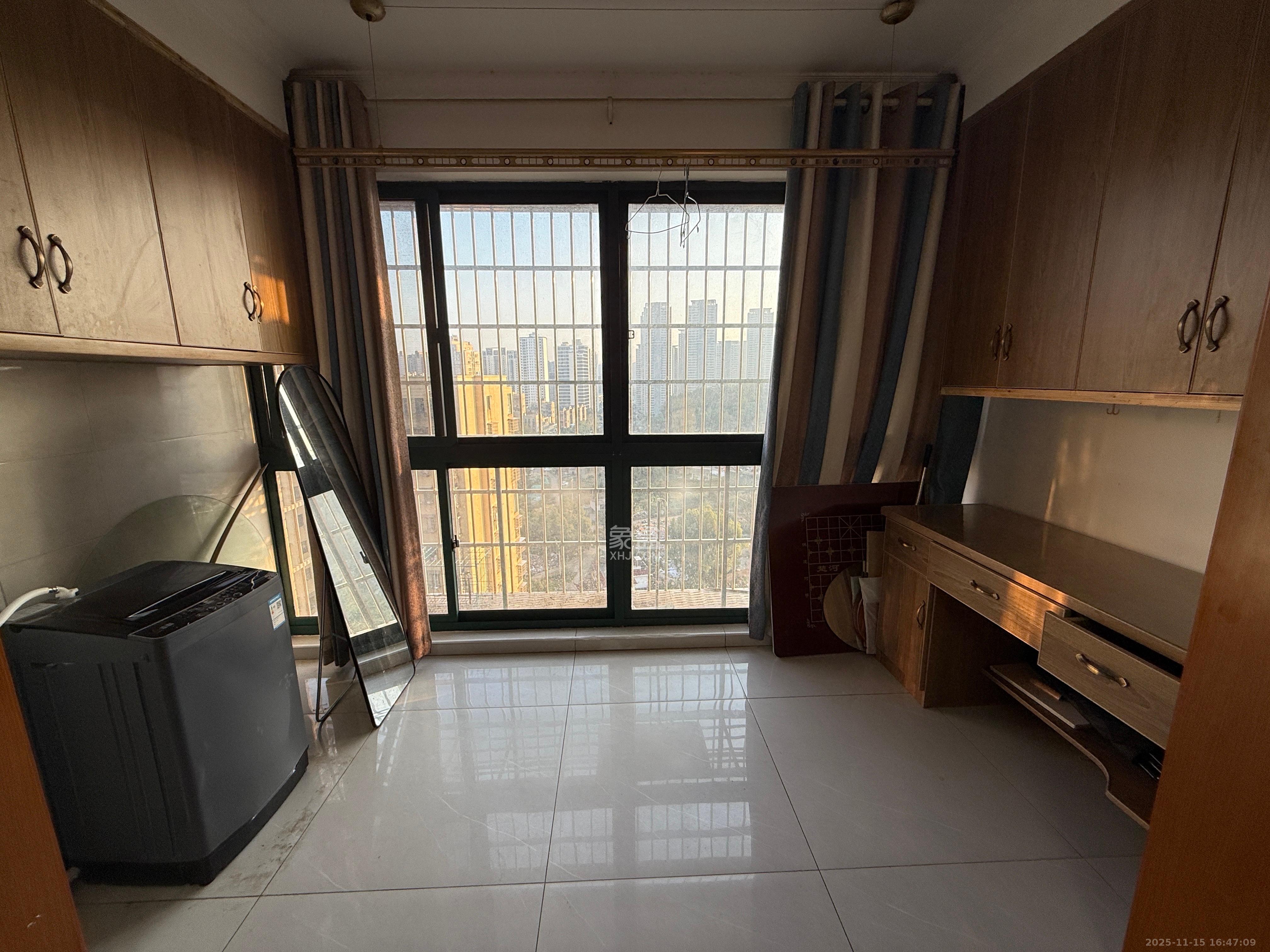 岳鞍阁小区  2室2厅1卫    1800.0元/月室内图