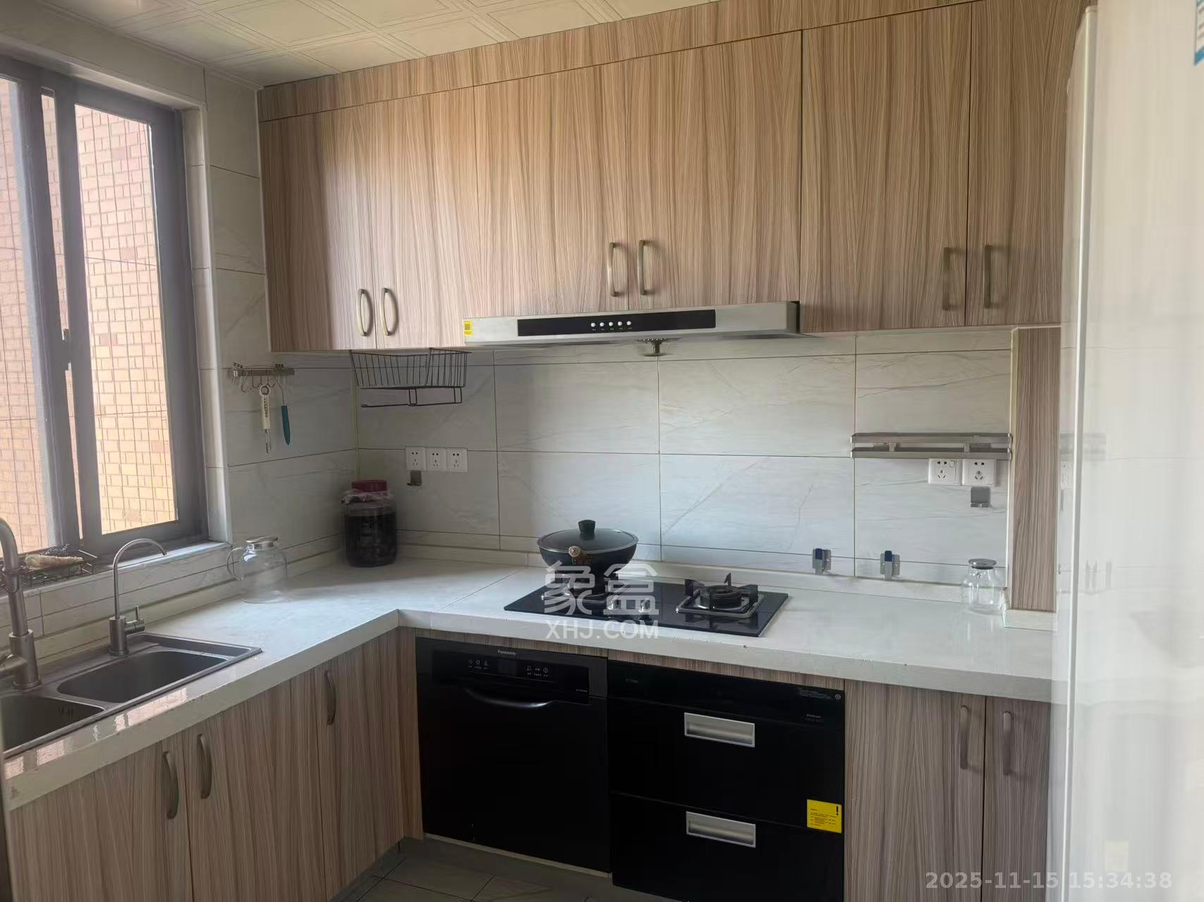 东业上城嘉苑（晟悦国际）  4室2厅2卫    3000.0元/月室内图