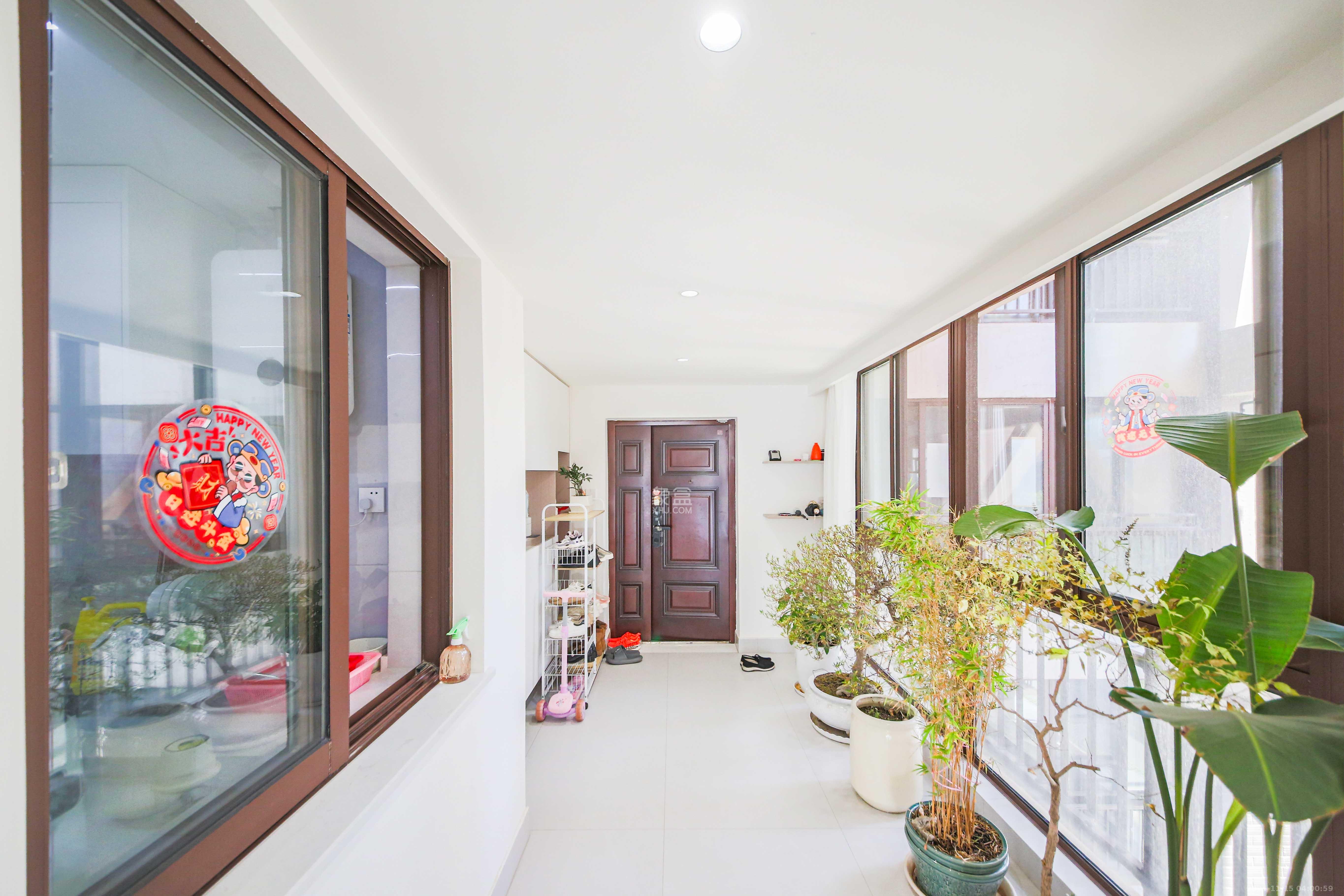 HC新城（建工集团单位房）  4室2厅2卫    202.0万阳台