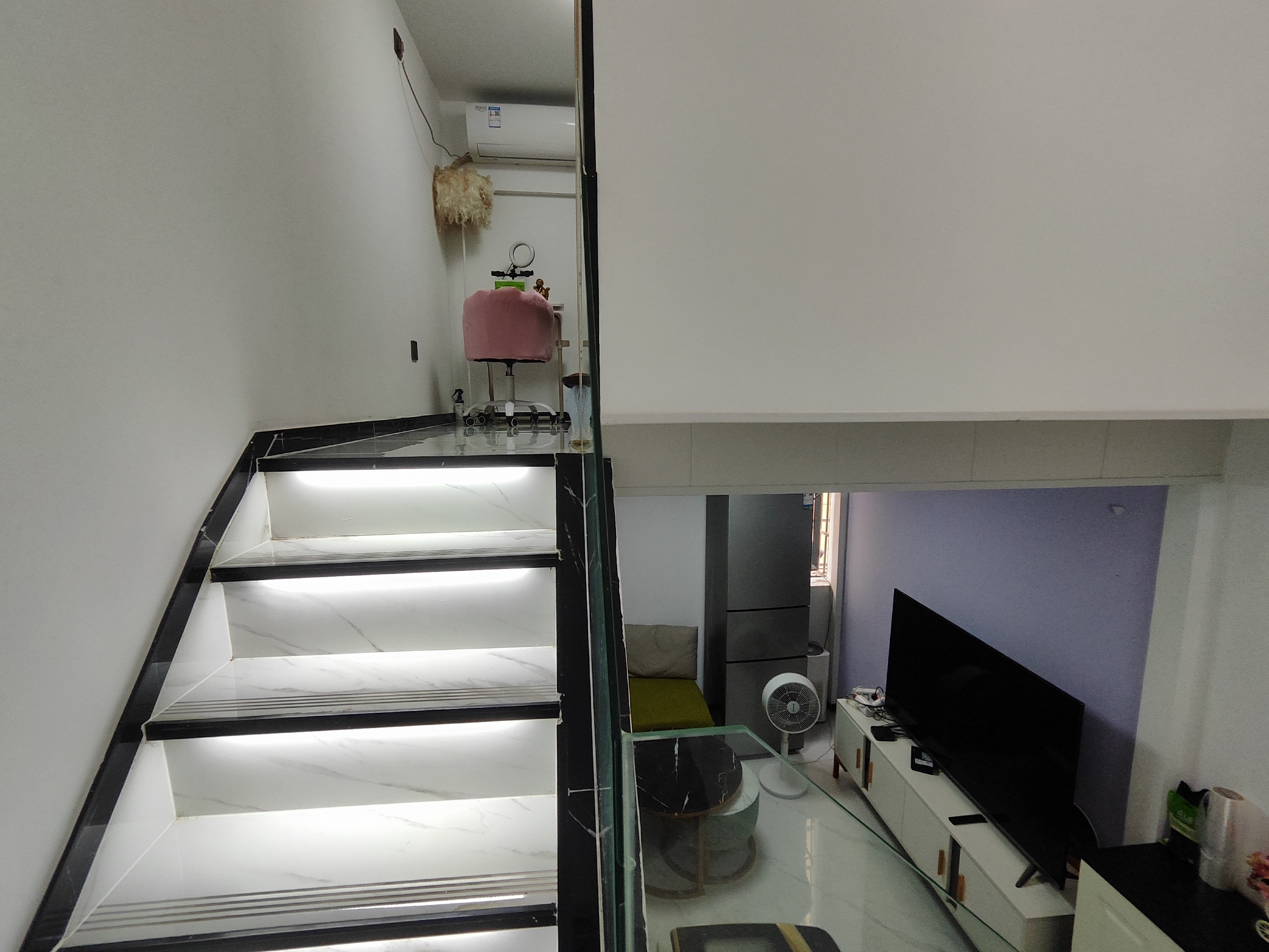 京江花园  1室1厅1卫    1500.0元/月室内图