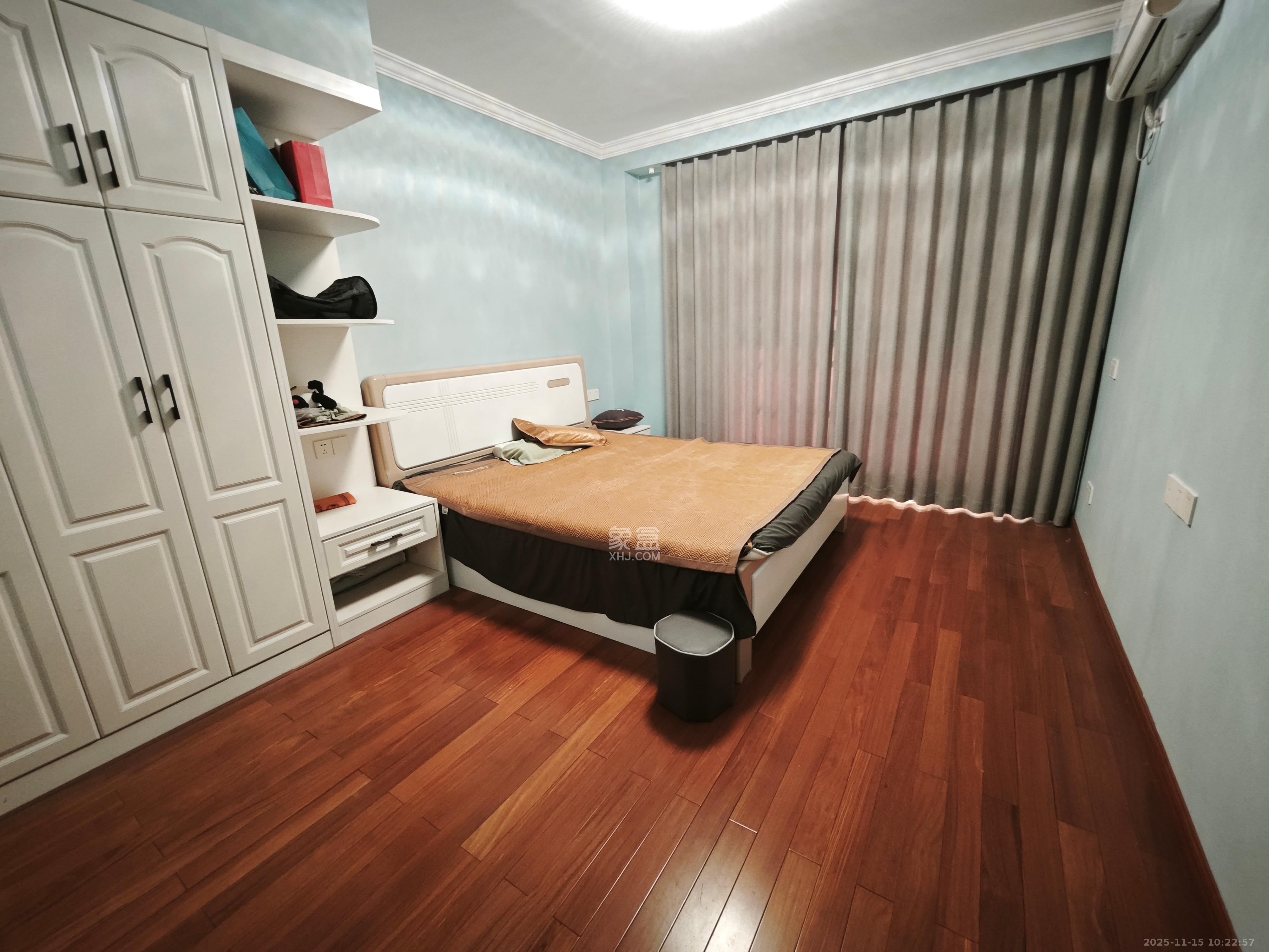 绿地之窗  13室2厅2卫    3000.0元/月室内图