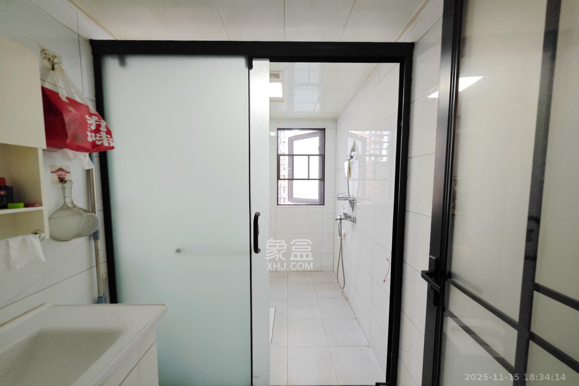 保利大都汇四期 4室2厅2卫 155.0万 保利大都汇四期 4室2厅2卫 155.0万其他