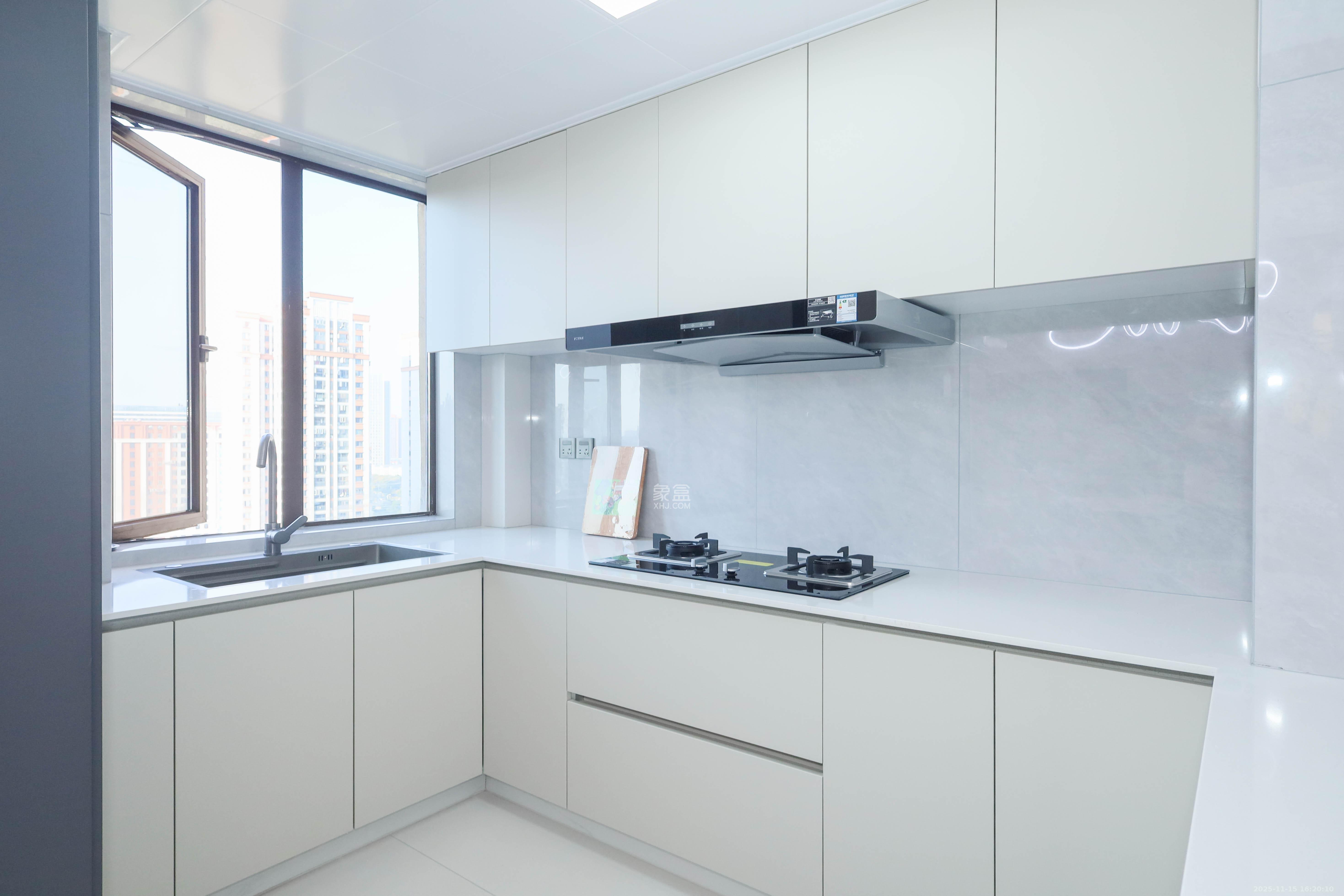 梅溪鑫苑名家  4室2厅2卫    139.0万厨房