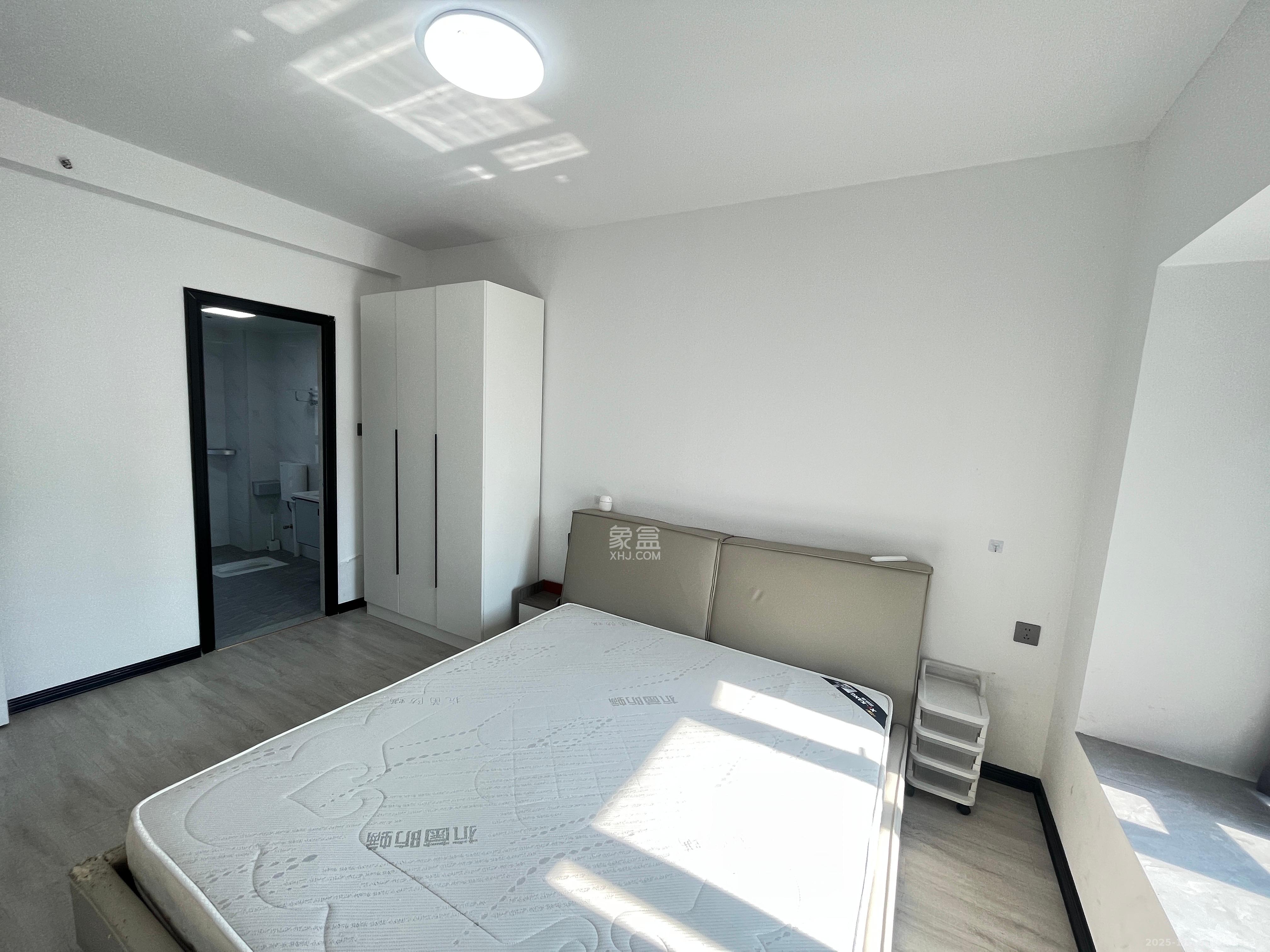 阳光城尚东湾悦江府  3室2厅2卫    2300.0元/月室内图