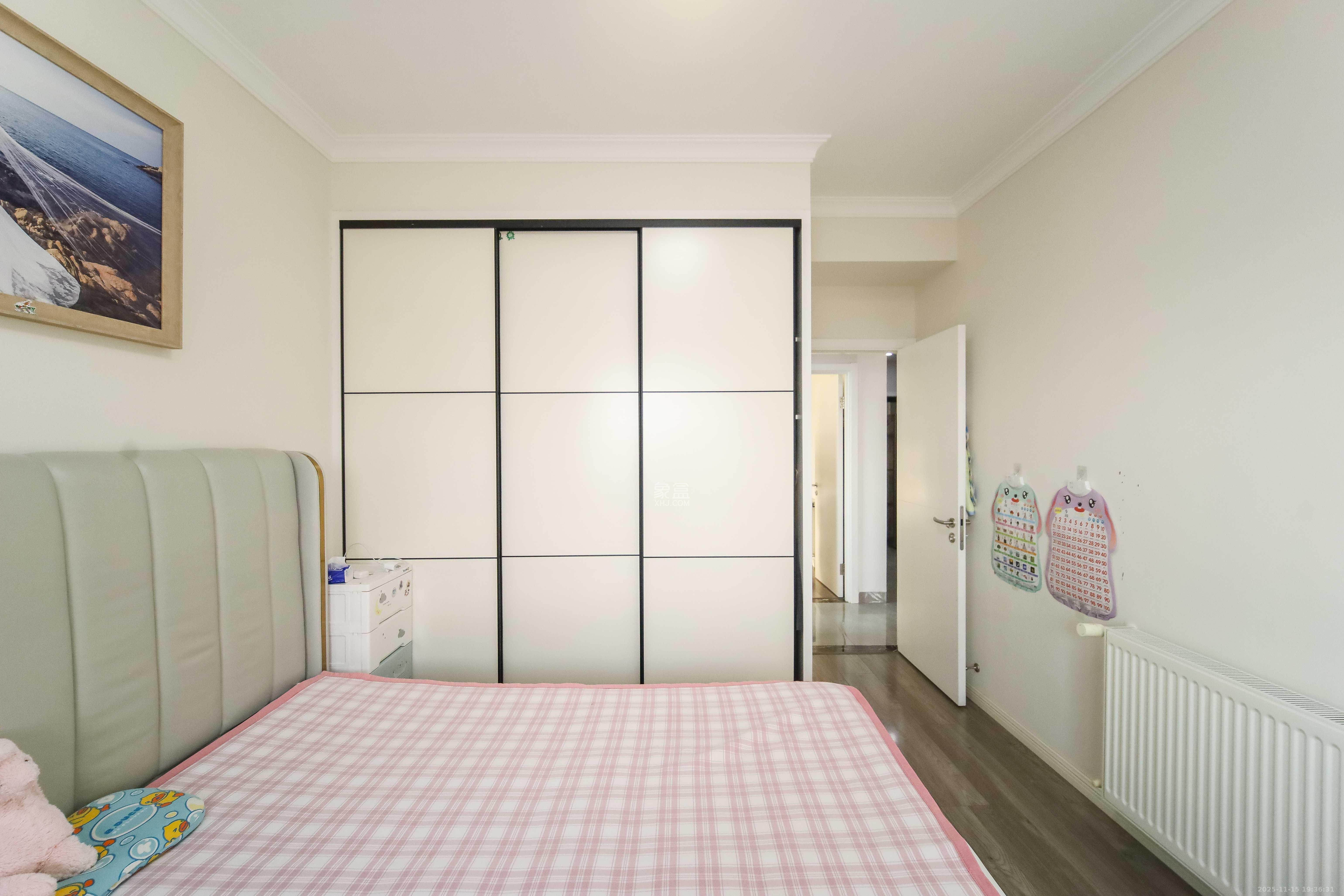 先锋东外滩  2室1厅1卫    86.8万卧室