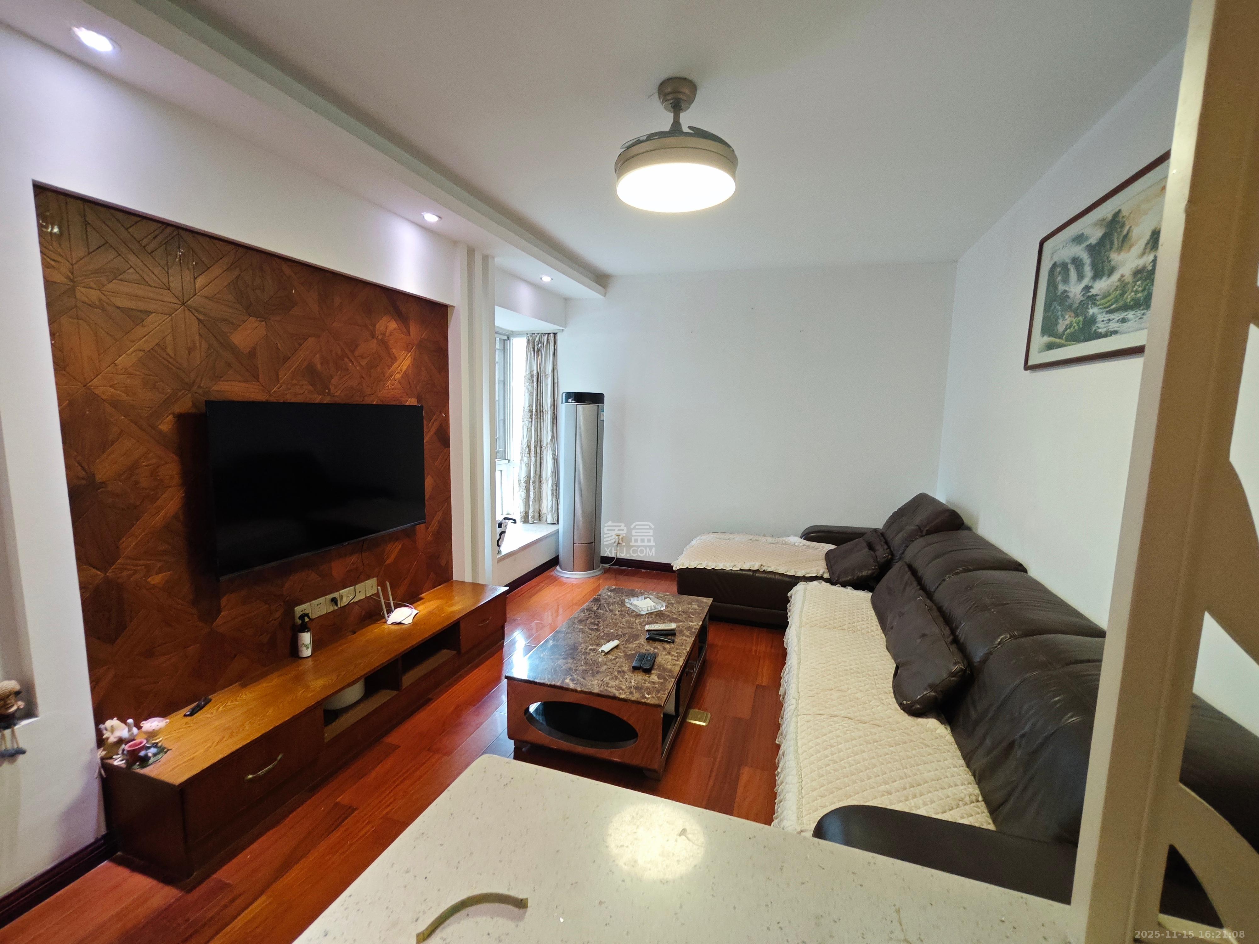 泊爱蓝湾 3室2厅1卫 2200.0元/月 泊爱蓝湾 3室2厅1卫 2200.0元/月室内图