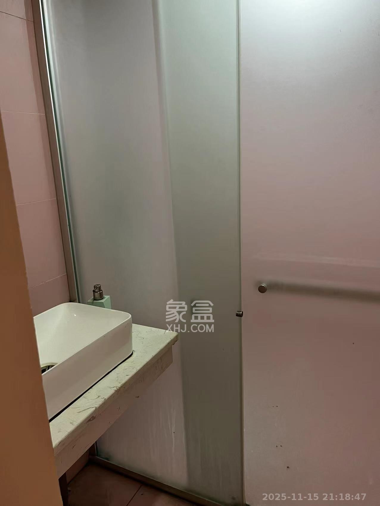 华润五彩城 2室1厅1卫 1400.0元/月 华润五彩城 2室1厅1卫 1400.0元/月室内图