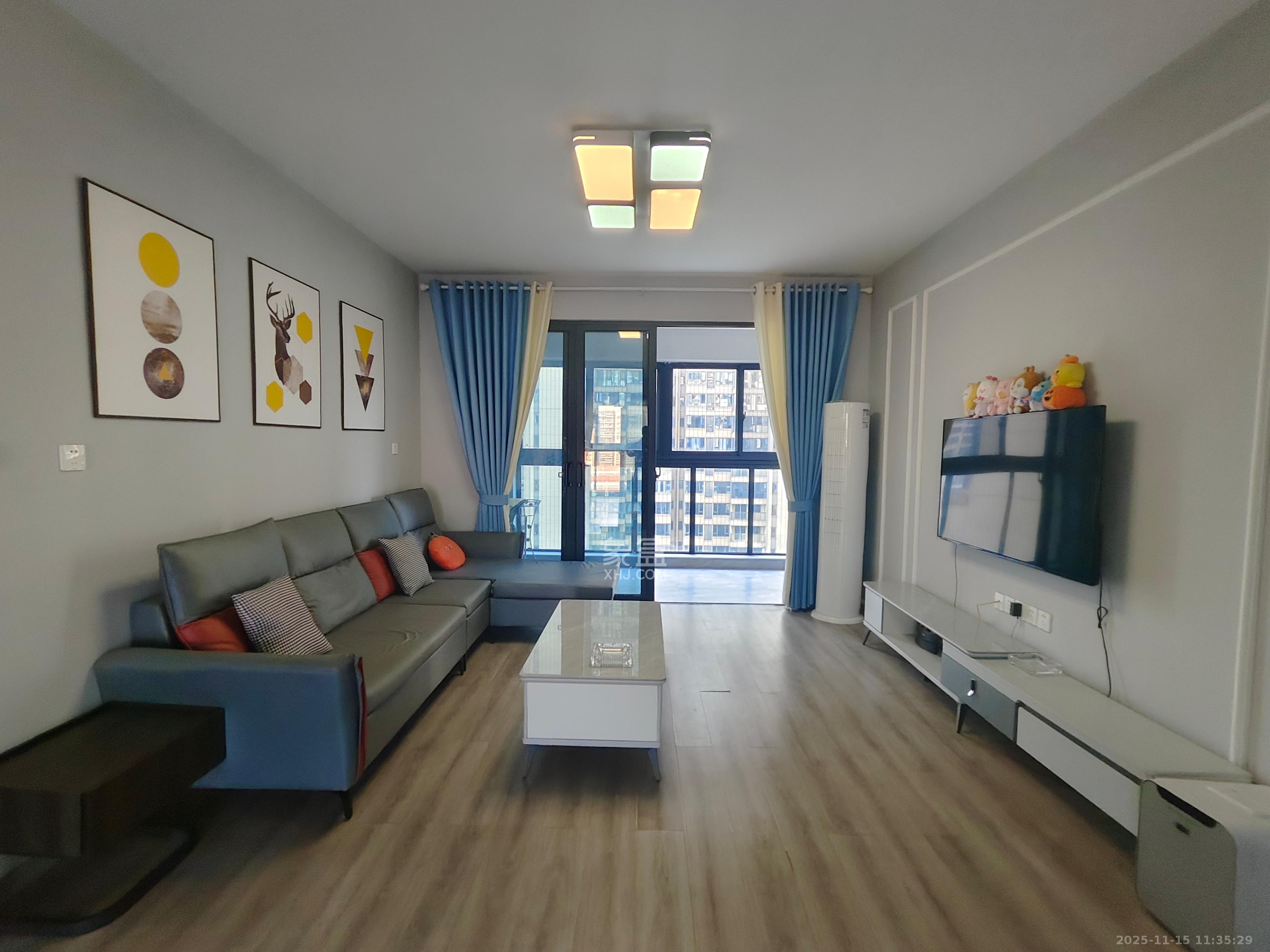 长房东旭国际  4室2厅2卫    4000.0元/月