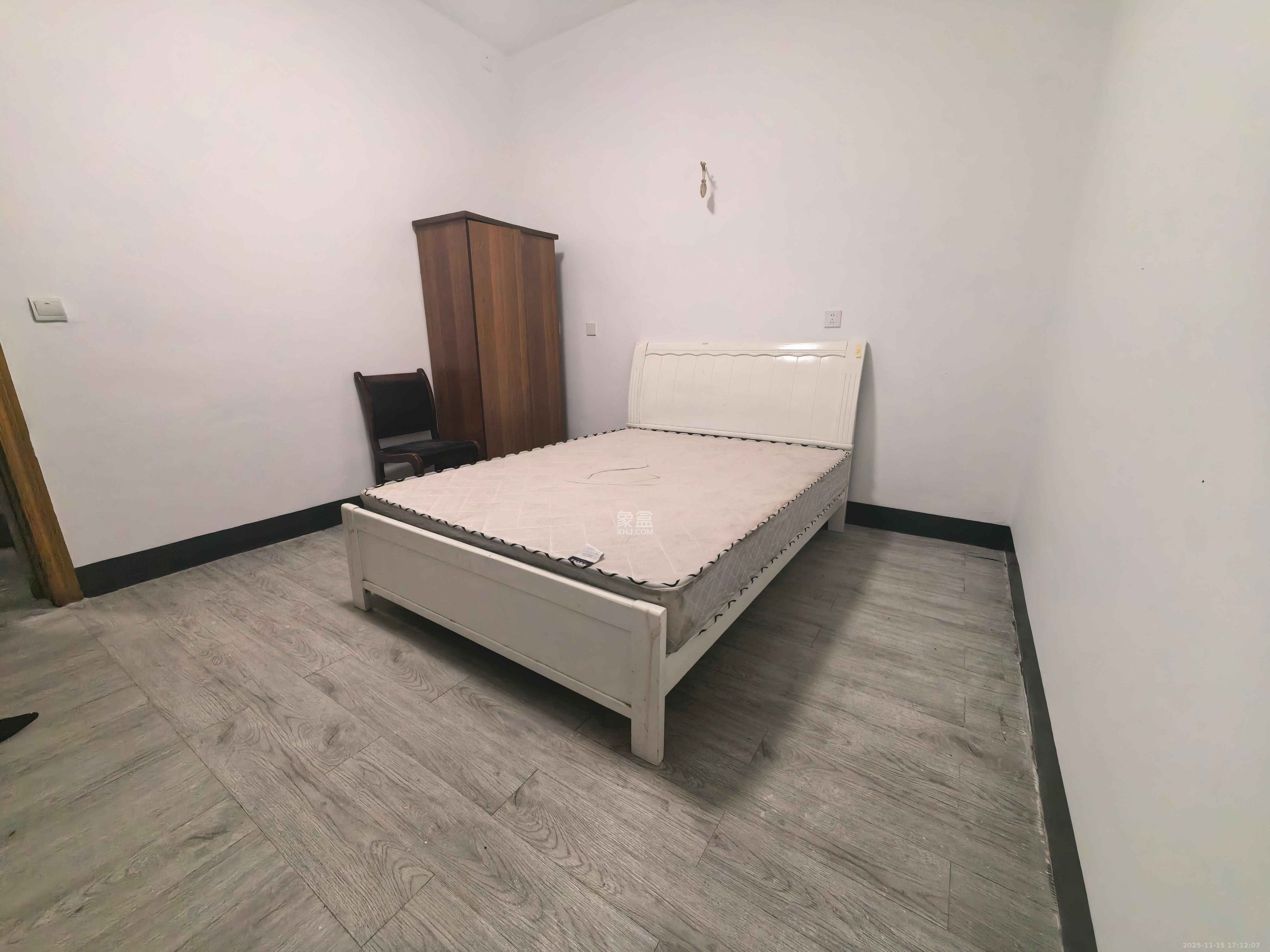 洞井商贸城 1室0厅0卫 1000.0元/月 洞井商贸城 1室0厅0卫 1000.0元/月室内图