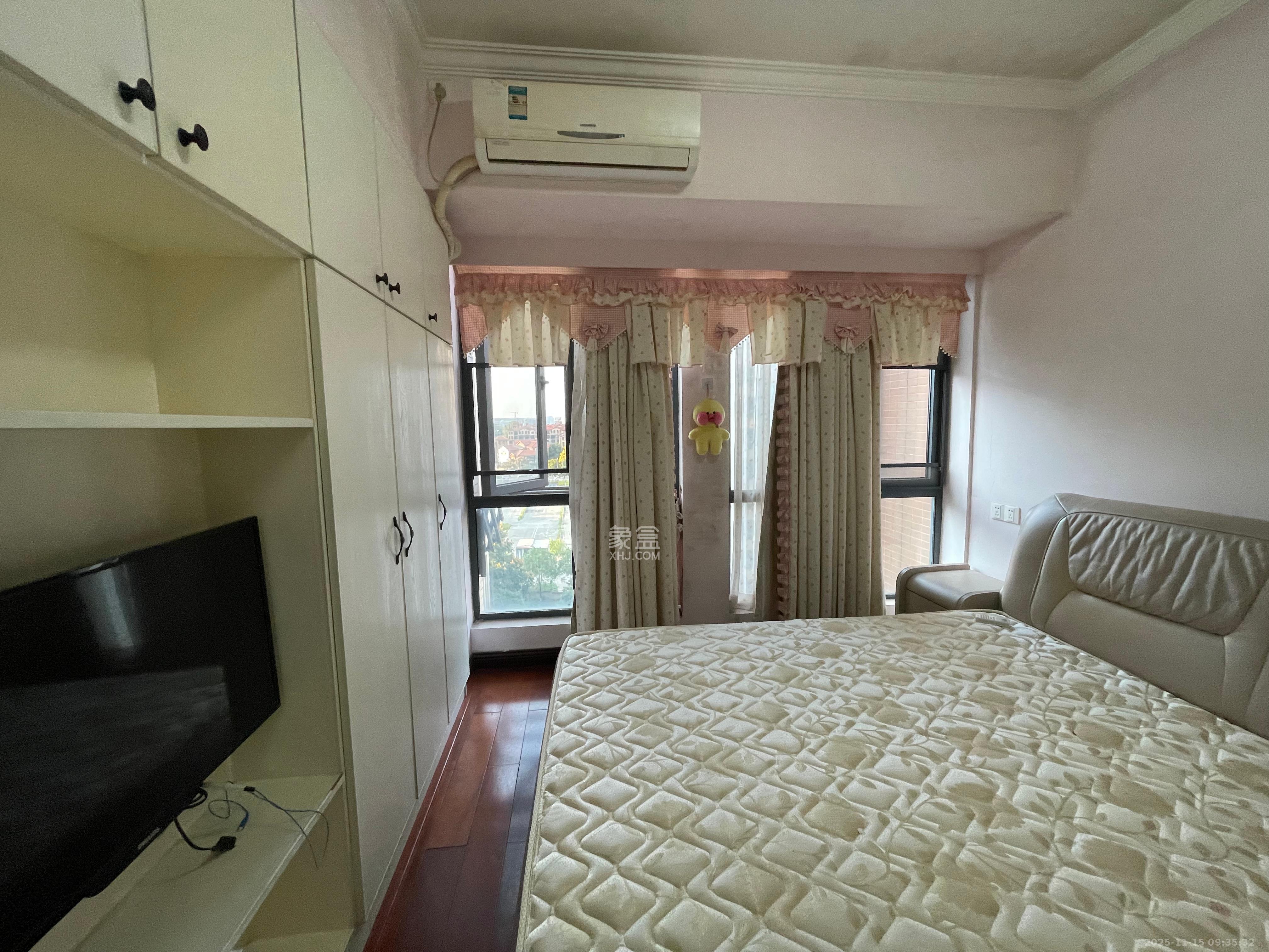 中建芙蓉工社  1室1厅1卫    1300.0元/月