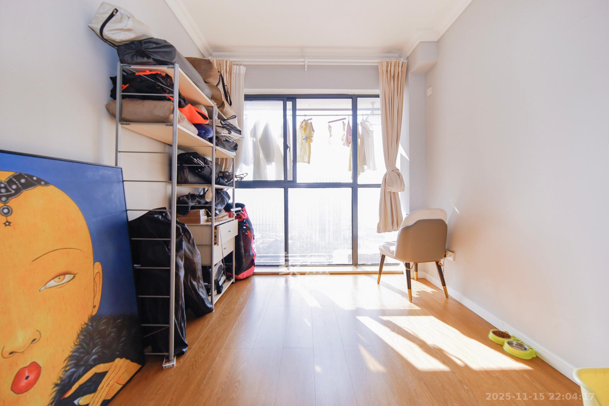 城南故事家园  3室2厅1卫    88.0万卧室