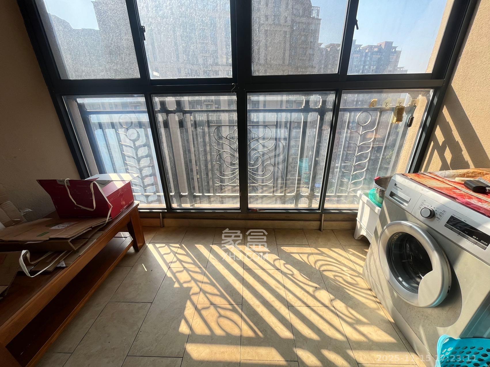 恒大江湾  3室1厅1卫    2600.0元/月室内图