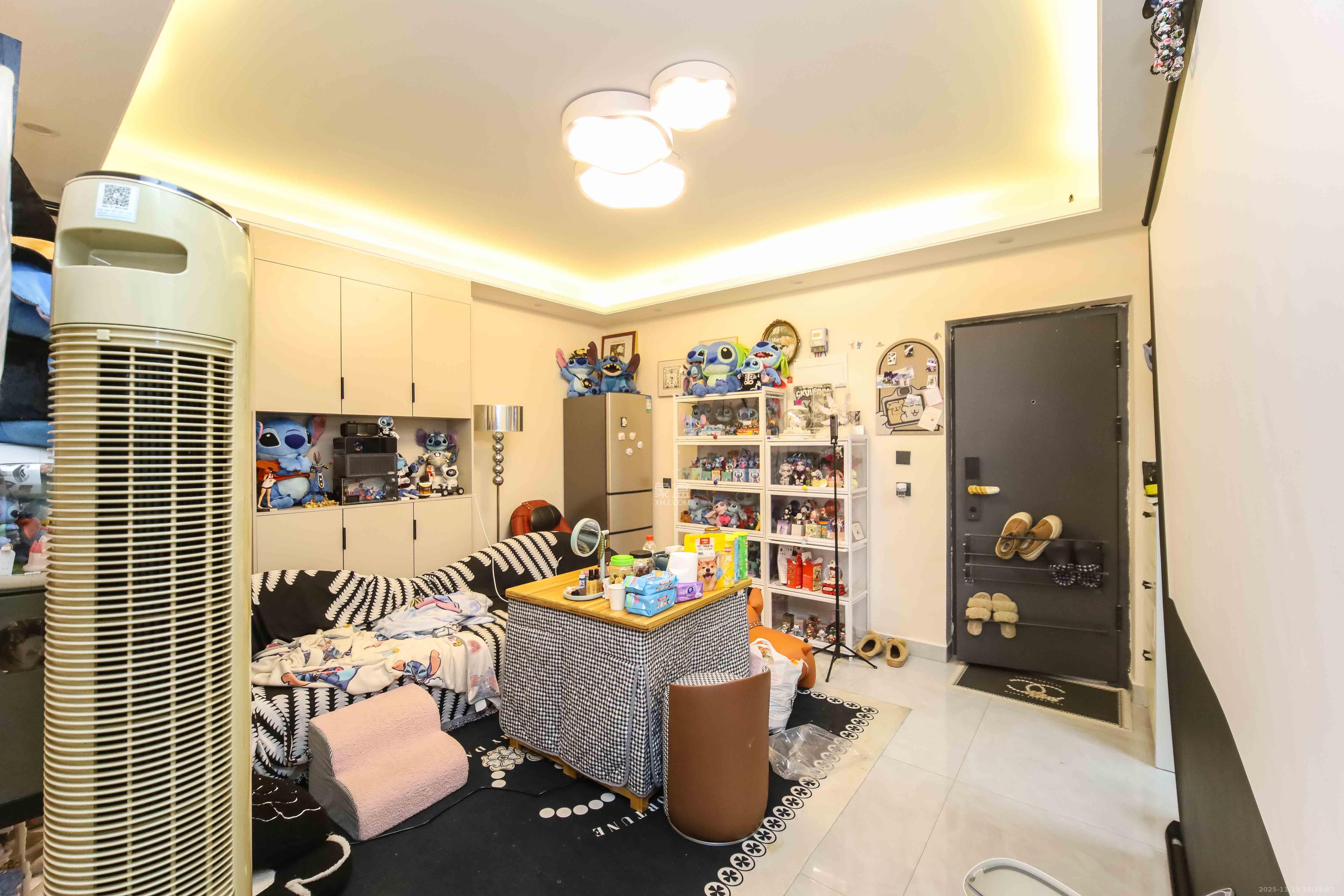 尚东金河湾  3室2厅2卫    220.0万客厅