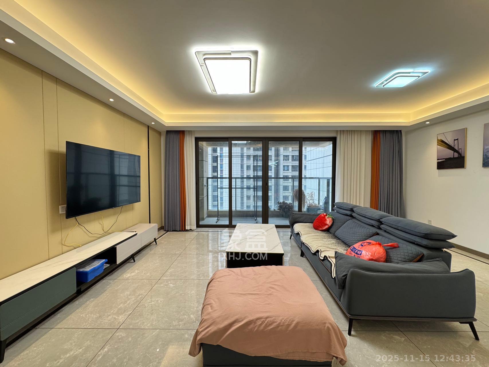 龙湖铂金中心（龙湖春江郦城）  3室2厅2卫    4300.0元/月