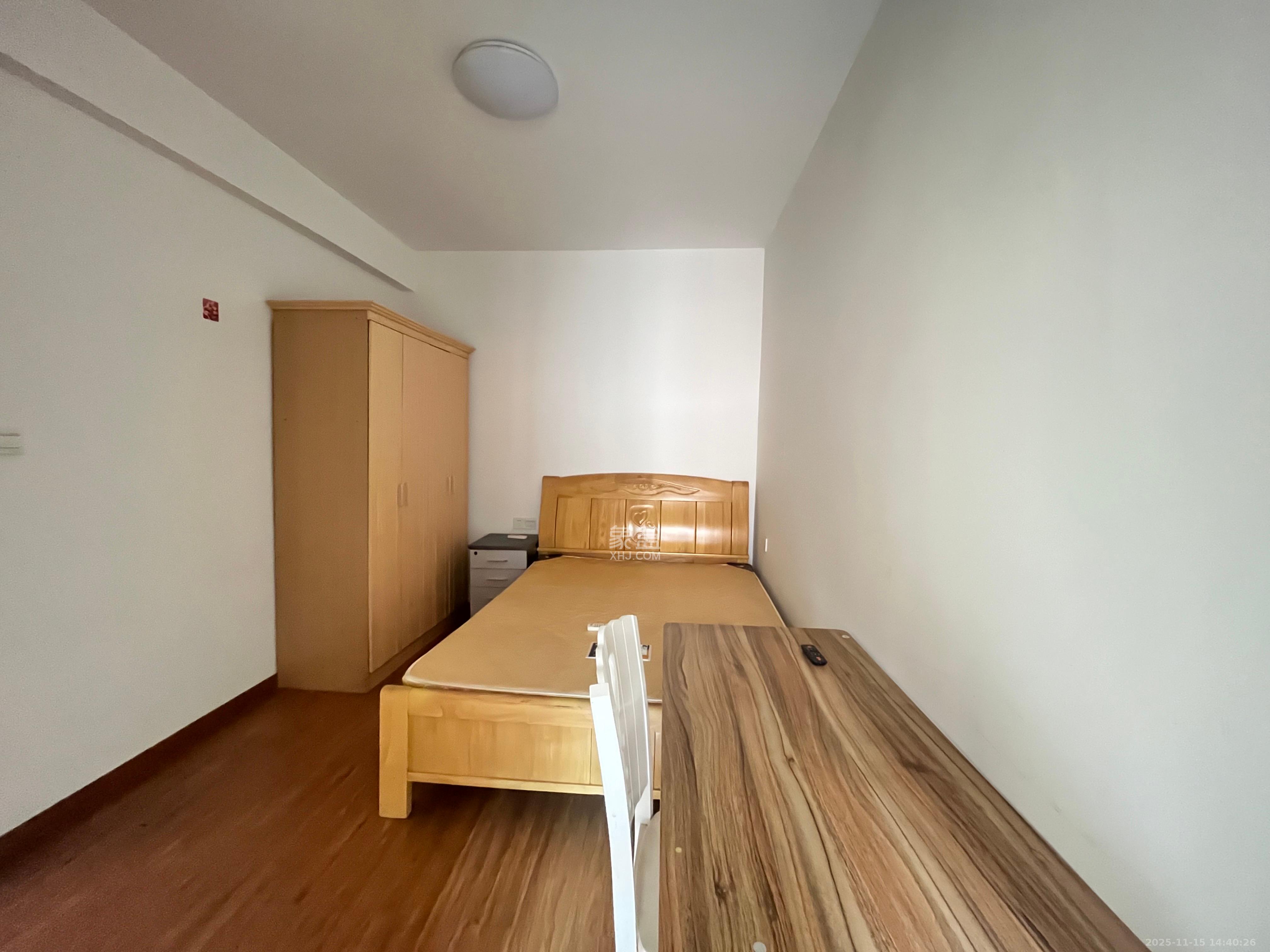 三一街区 3室2厅1卫 1600.0元/月 三一街区 3室2厅1卫 1600.0元/月室内图