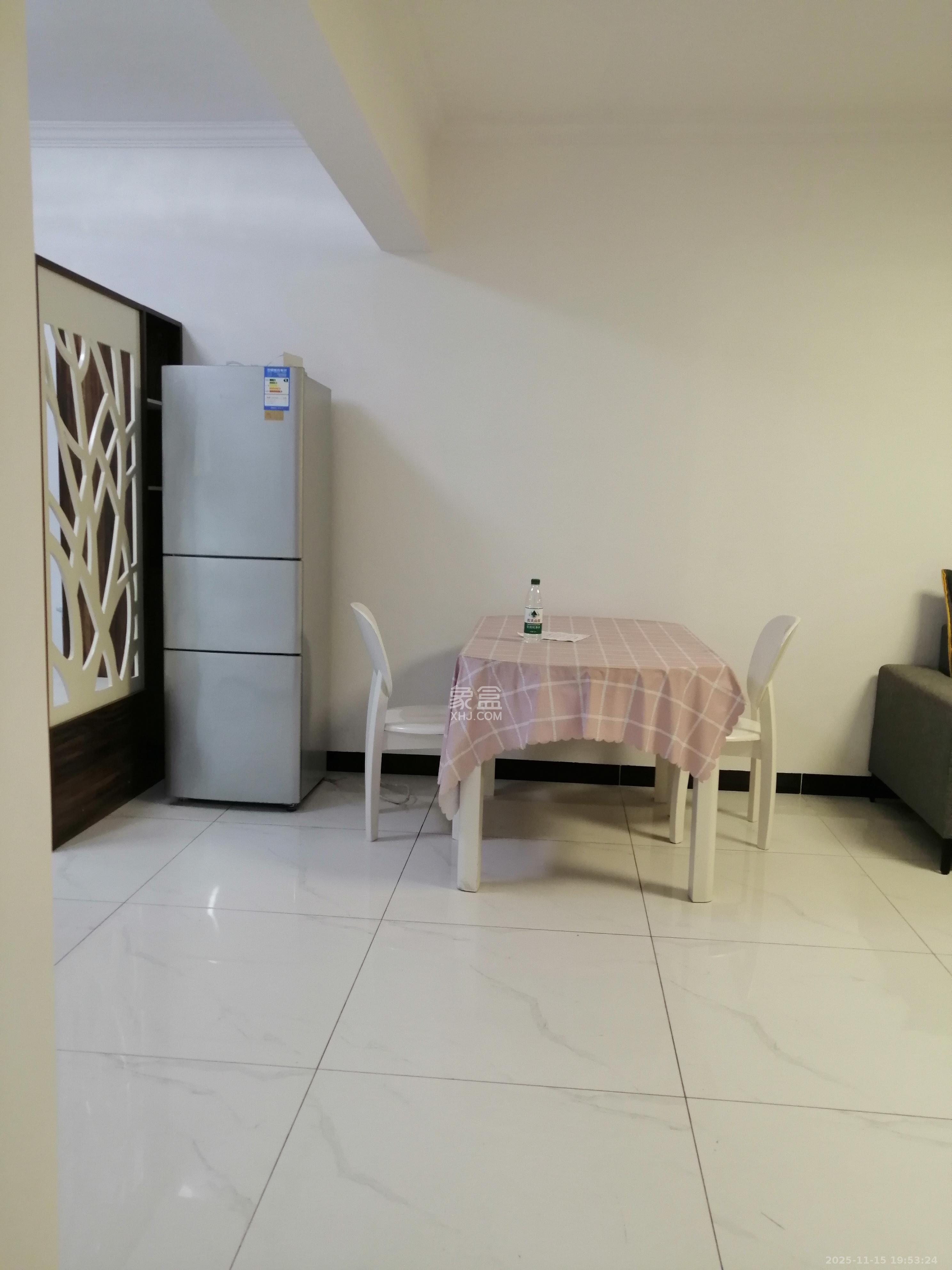 鄱阳佳郡  1室0厅0卫    1800.0元/月室内图