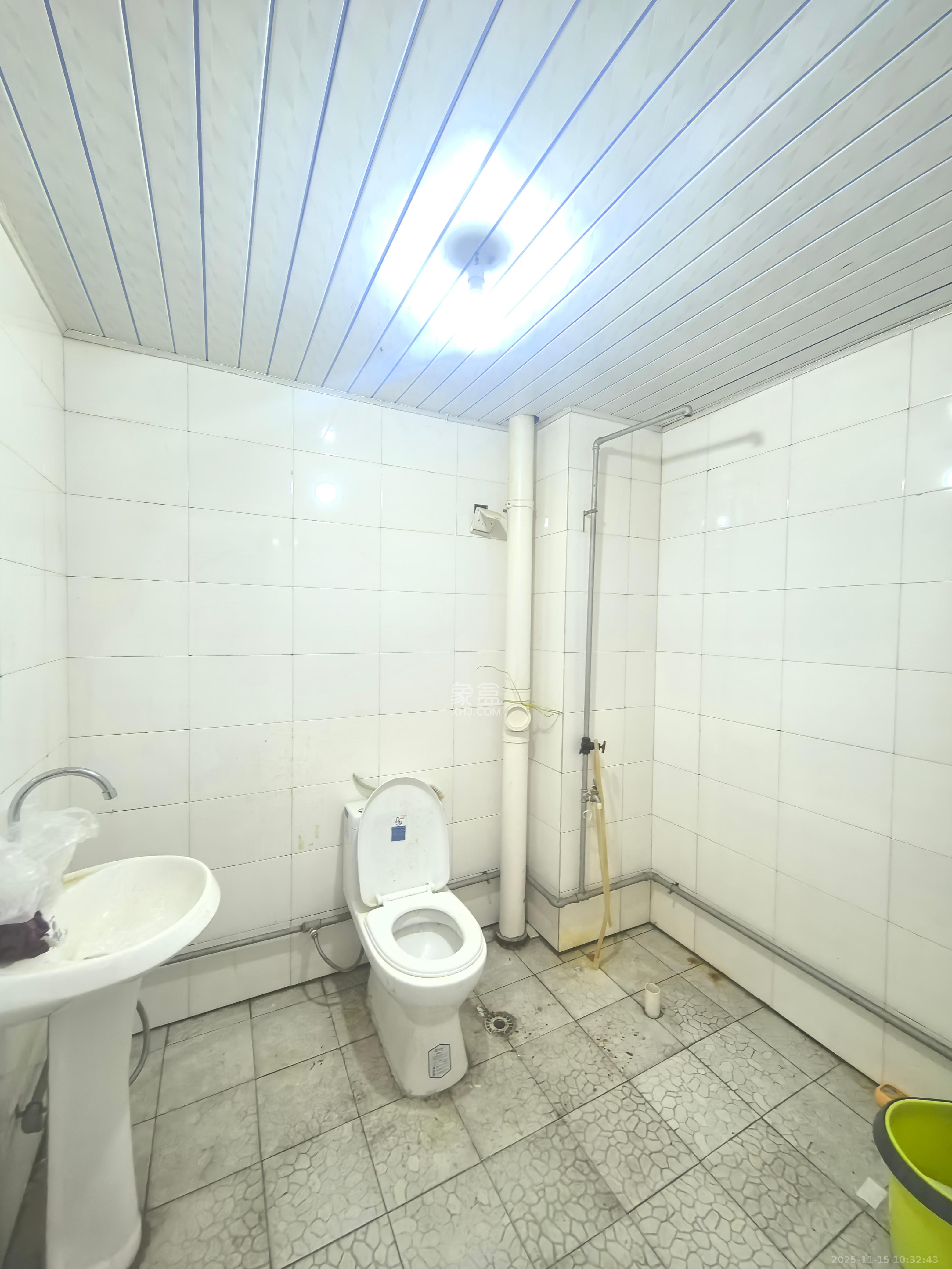 省中医药研究院宿舍（国华制药厂北院）  4室2厅2卫    2800.0元/月室内图