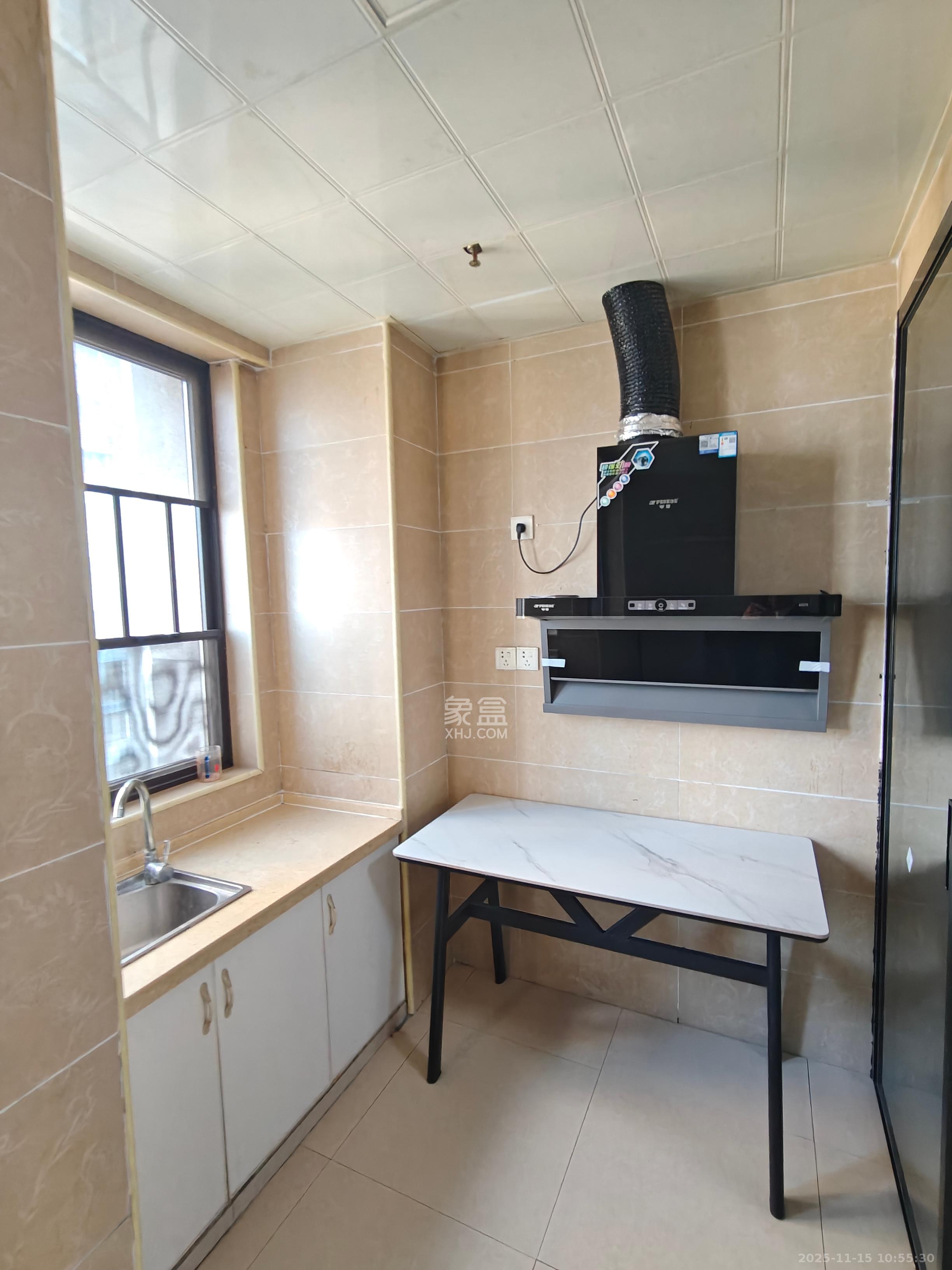 长房天翼未来城 1室1厅1卫 1500.0元/月 长房天翼未来城 1室1厅1卫 1500.0元/月室内图