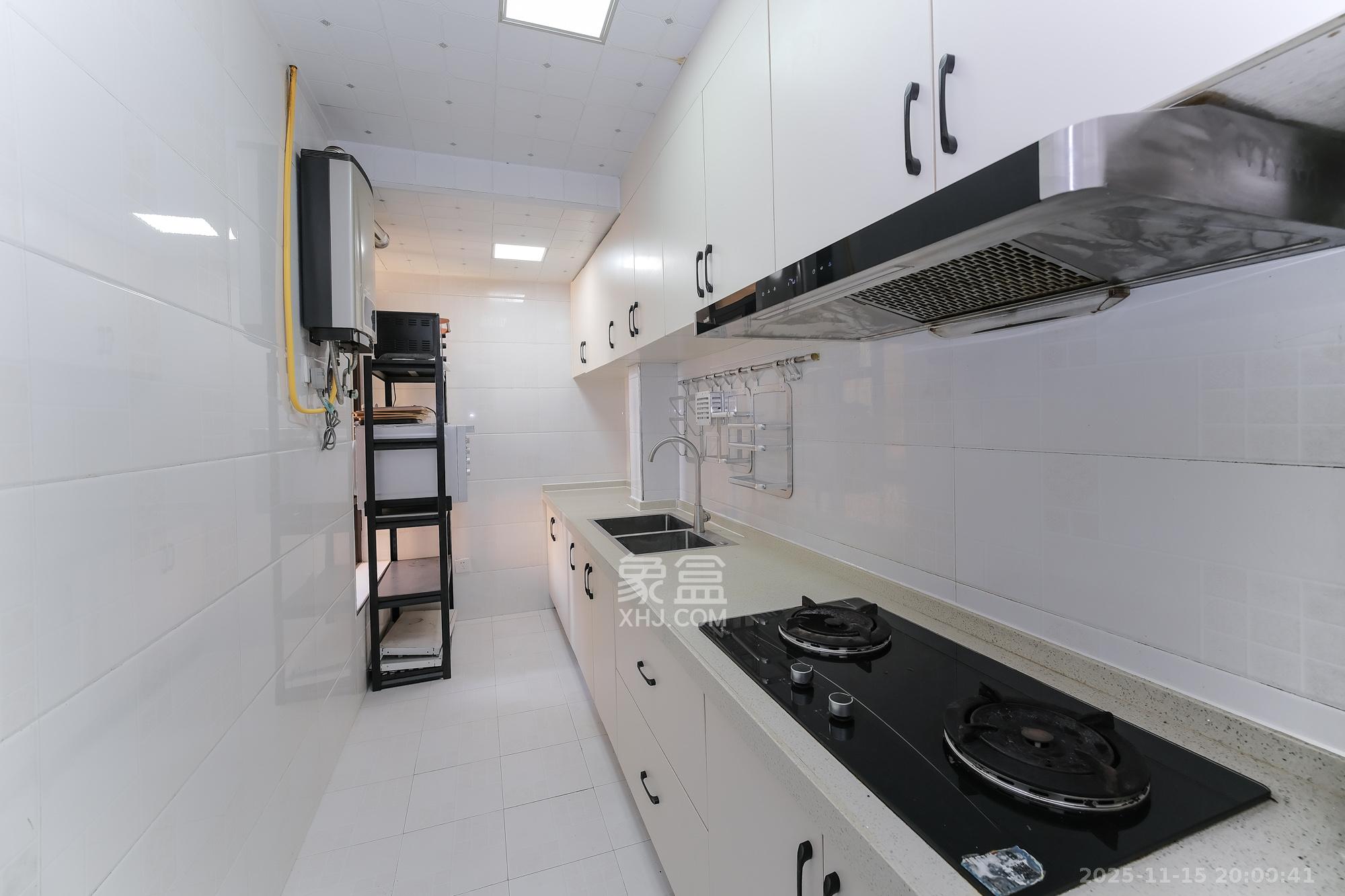 保利香槟国际 3室2厅1卫 66.8万 保利香槟国际 3室2厅1卫 66.8万厨房