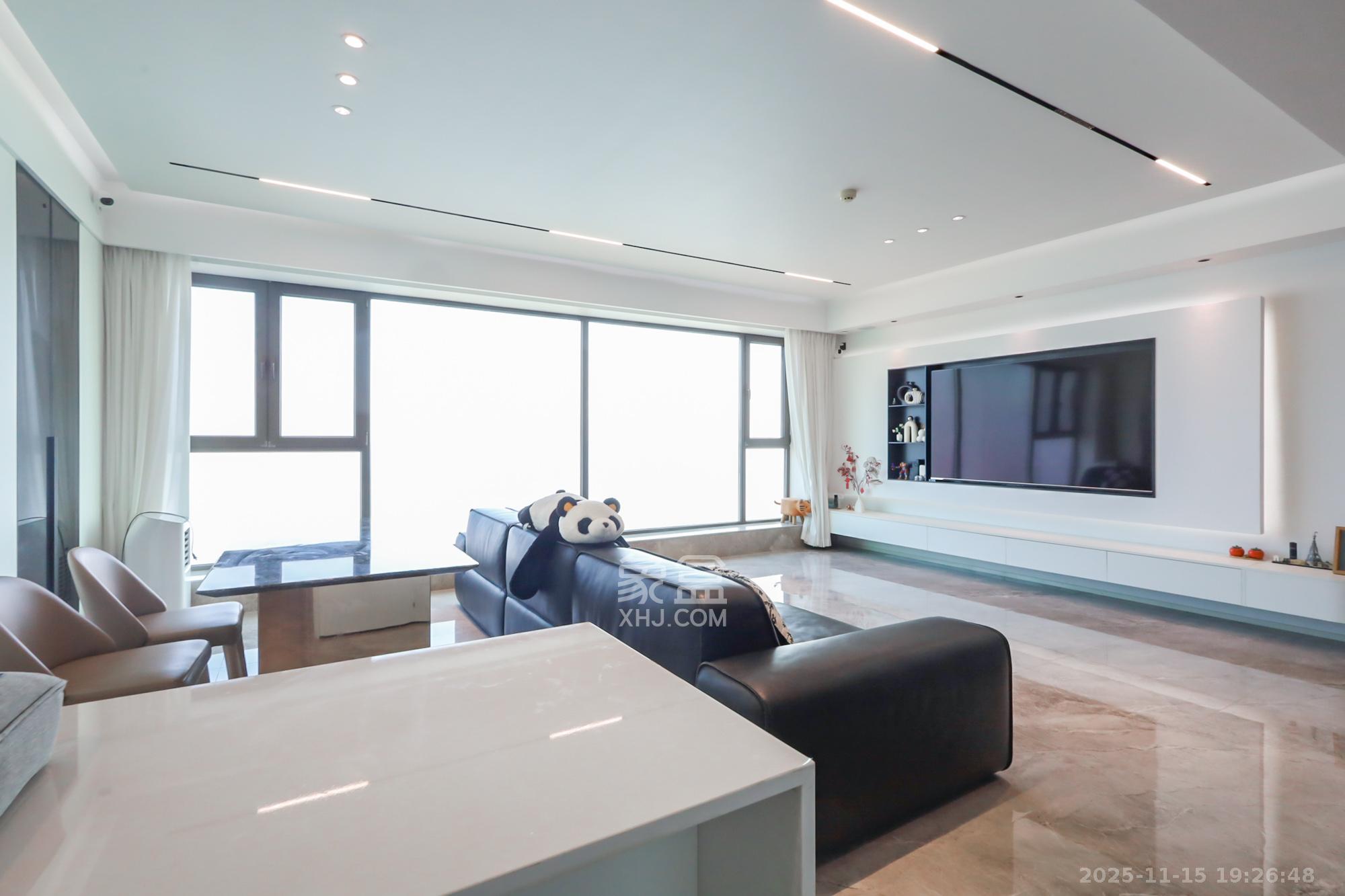 远洋外滩壹号  4室2厅2卫    498.0万卧室