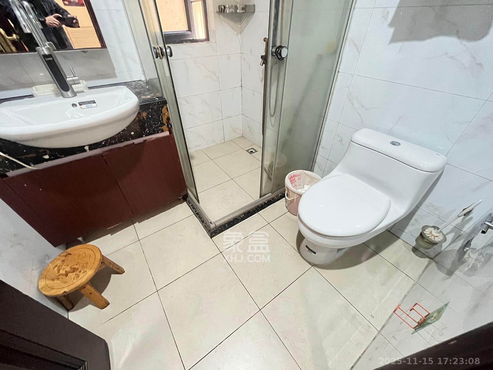 恒大江湾  3室1厅1卫    2600.0元/月室内图