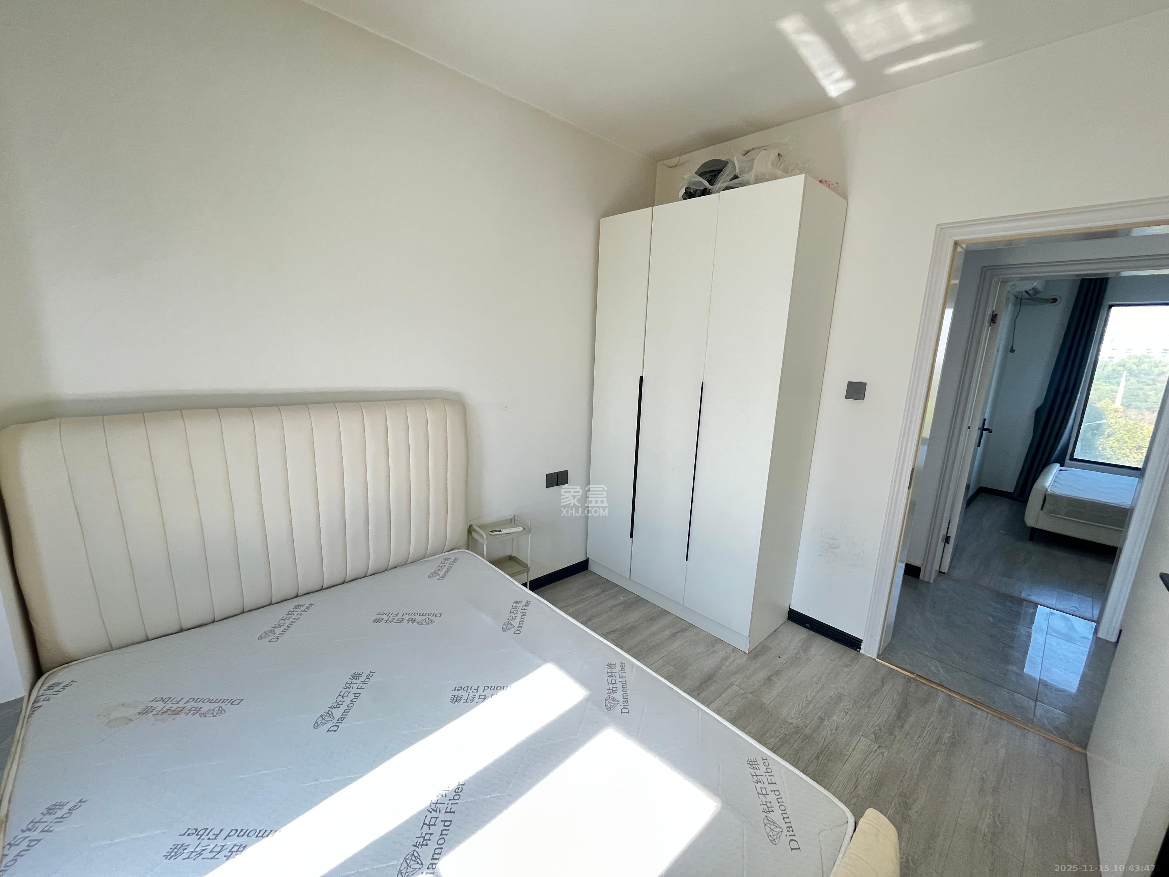 阳光城尚东湾悦江府  3室2厅2卫    2300.0元/月室内图