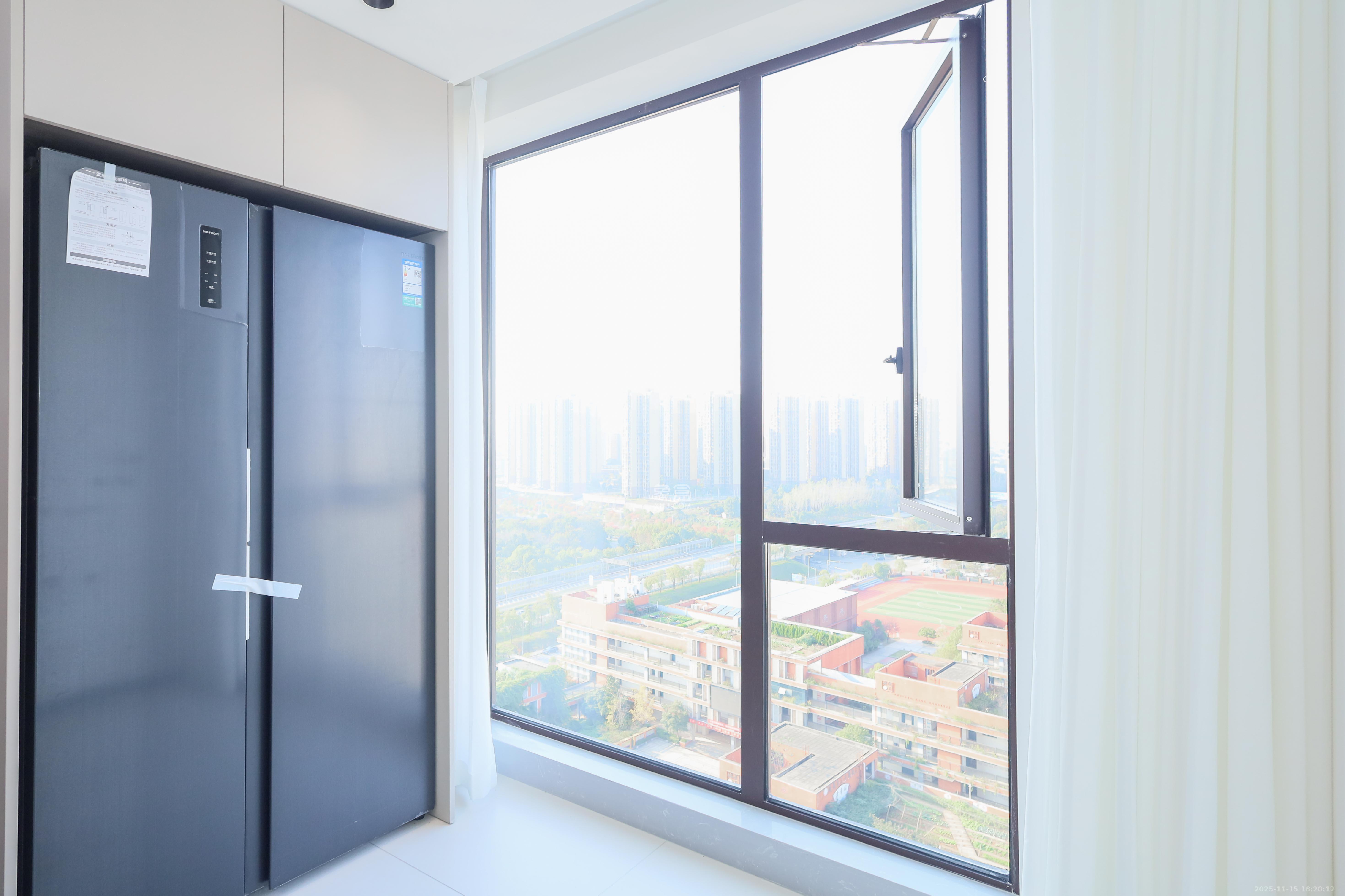 梅溪鑫苑名家  4室2厅2卫    139.0万阳台