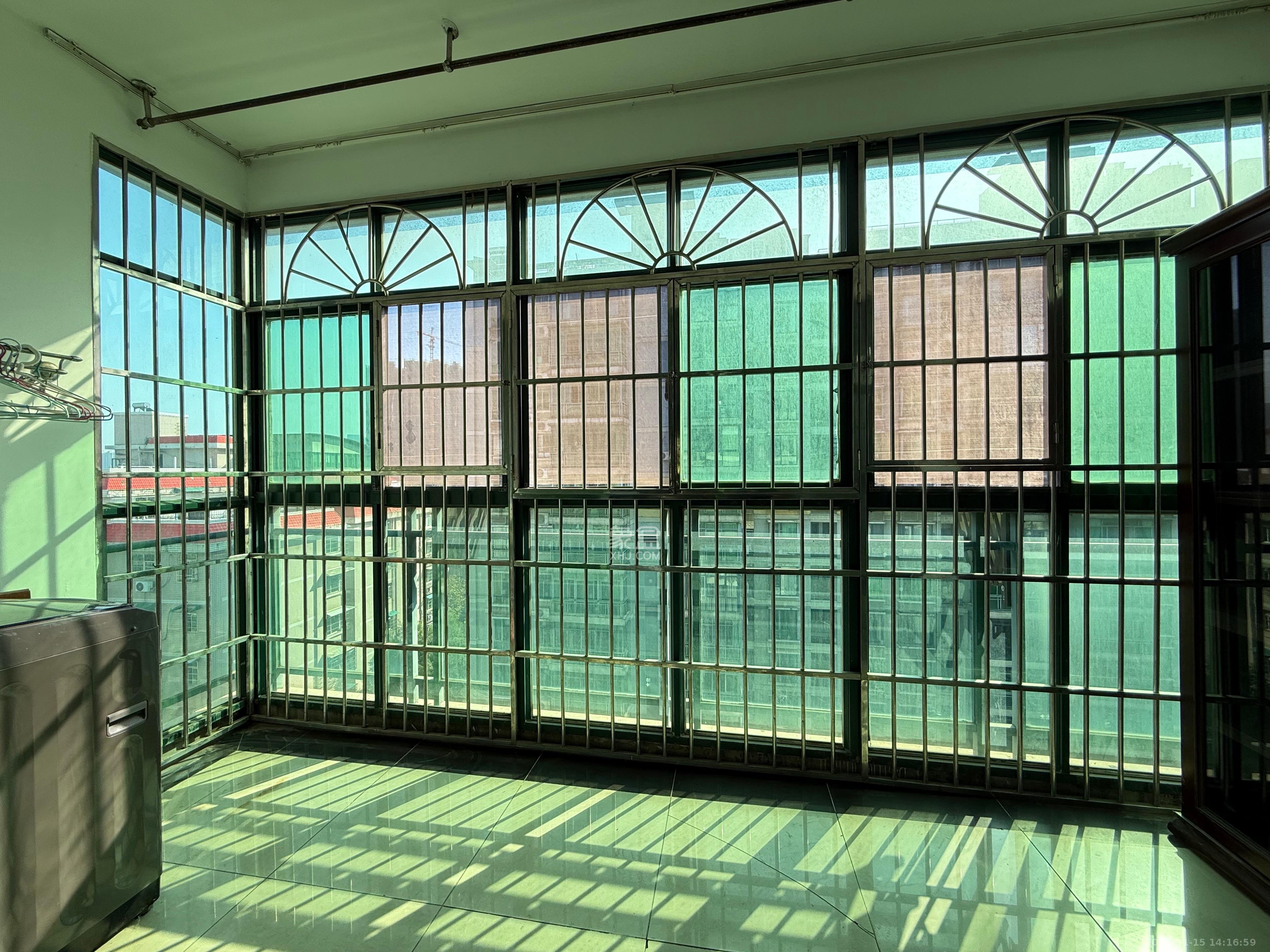 颐美园  3室2厅1卫    2800.0元/月室内图