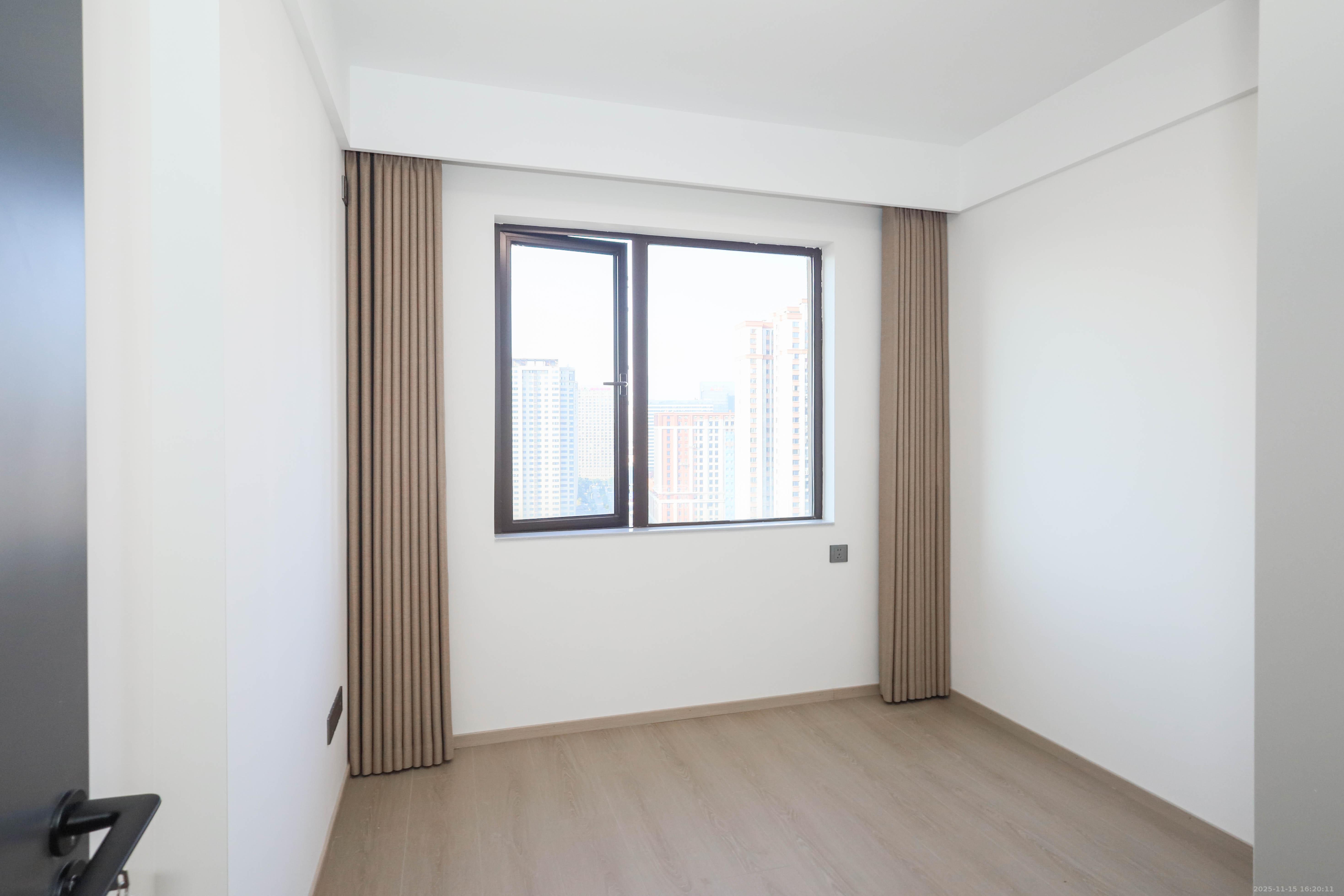 梅溪鑫苑名家  4室2厅2卫    139.0万卧室