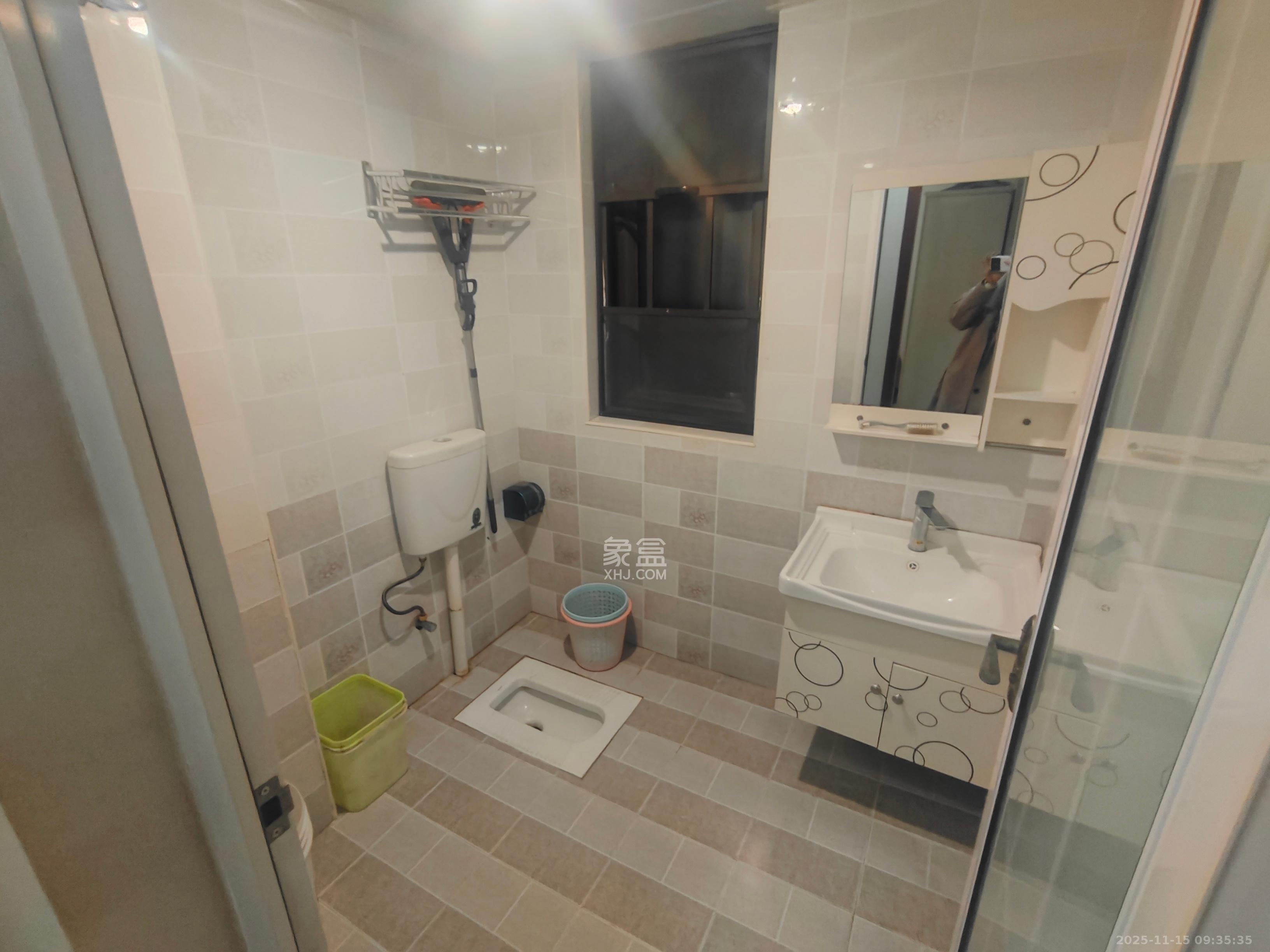 阳光城尚东湾青云苑  3室2厅2卫    2400.0元/月室内图