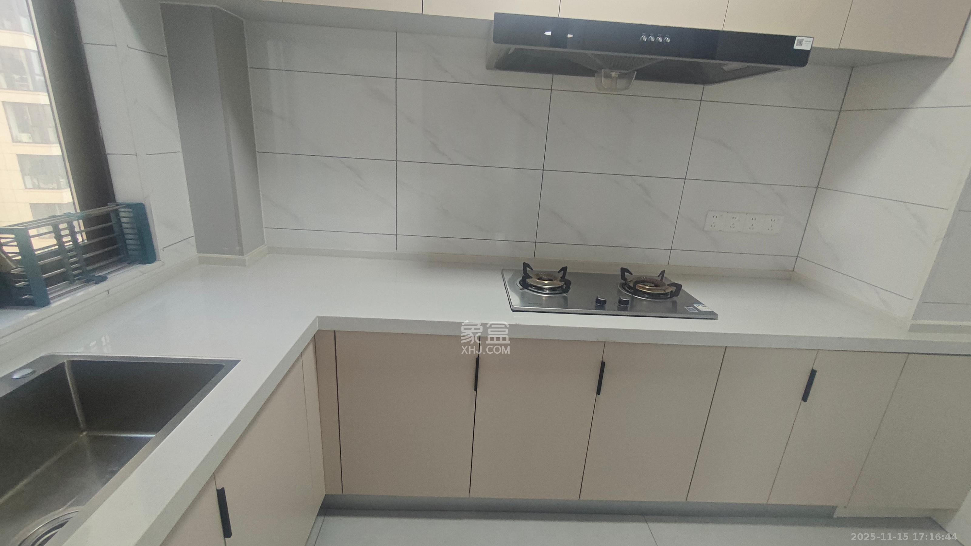 国润月湖郡  3室3厅2卫    3200.0元/月室内图