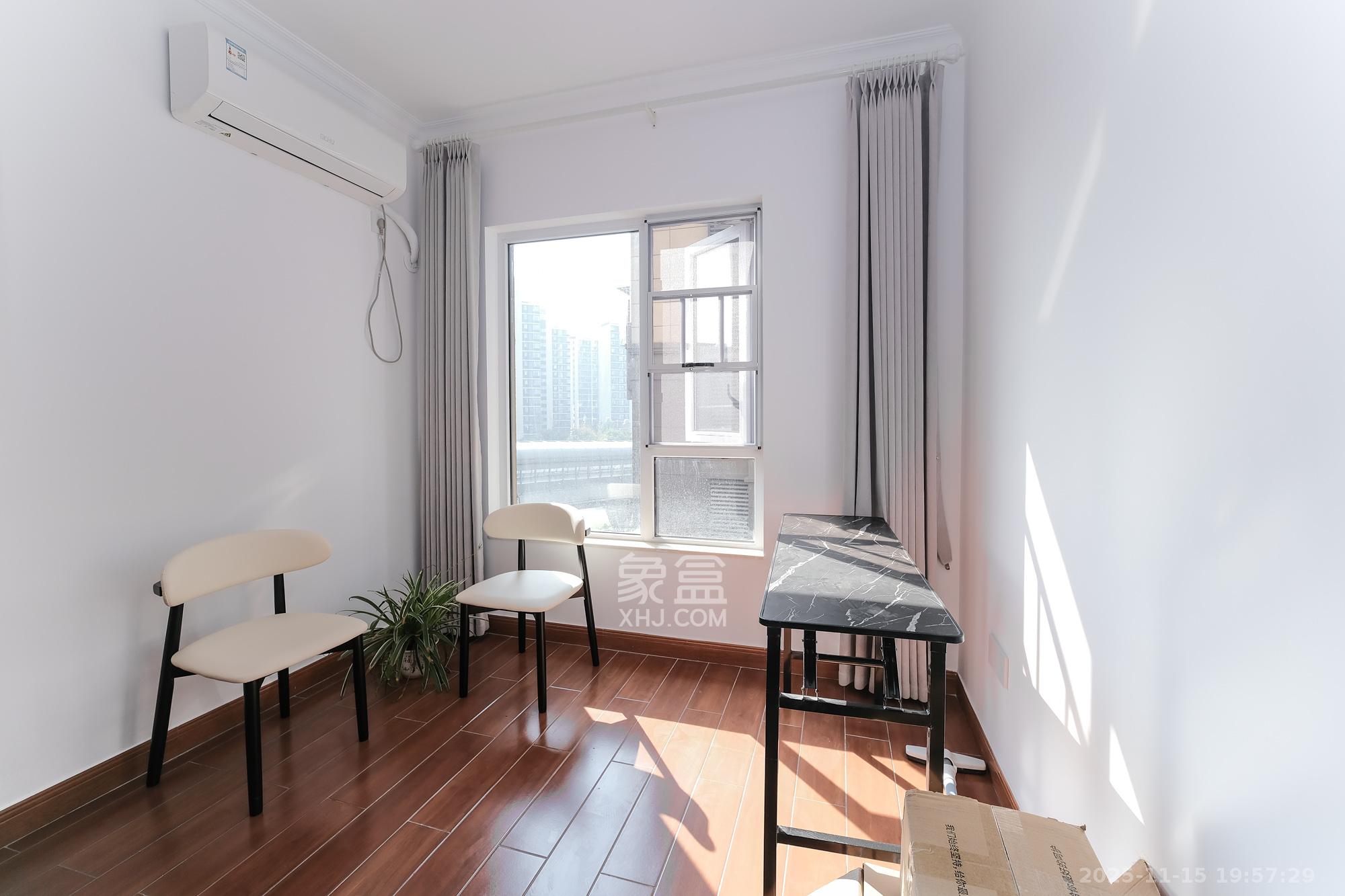 荣盛花语城  3室2厅1卫    80.0万卧室