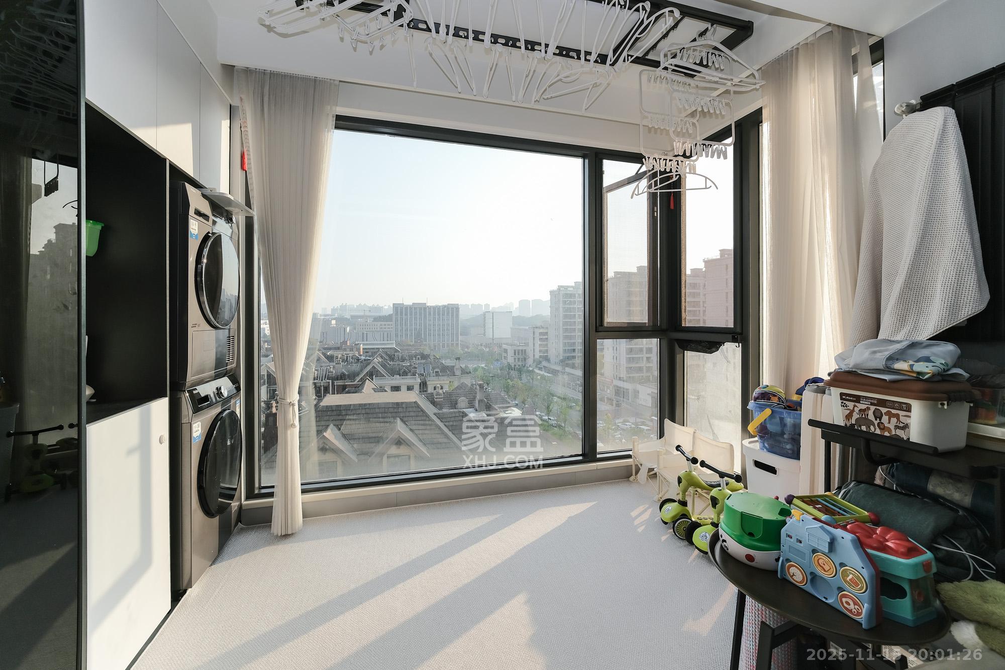 保利香槟国际  3室2厅1卫    92.0万阳台