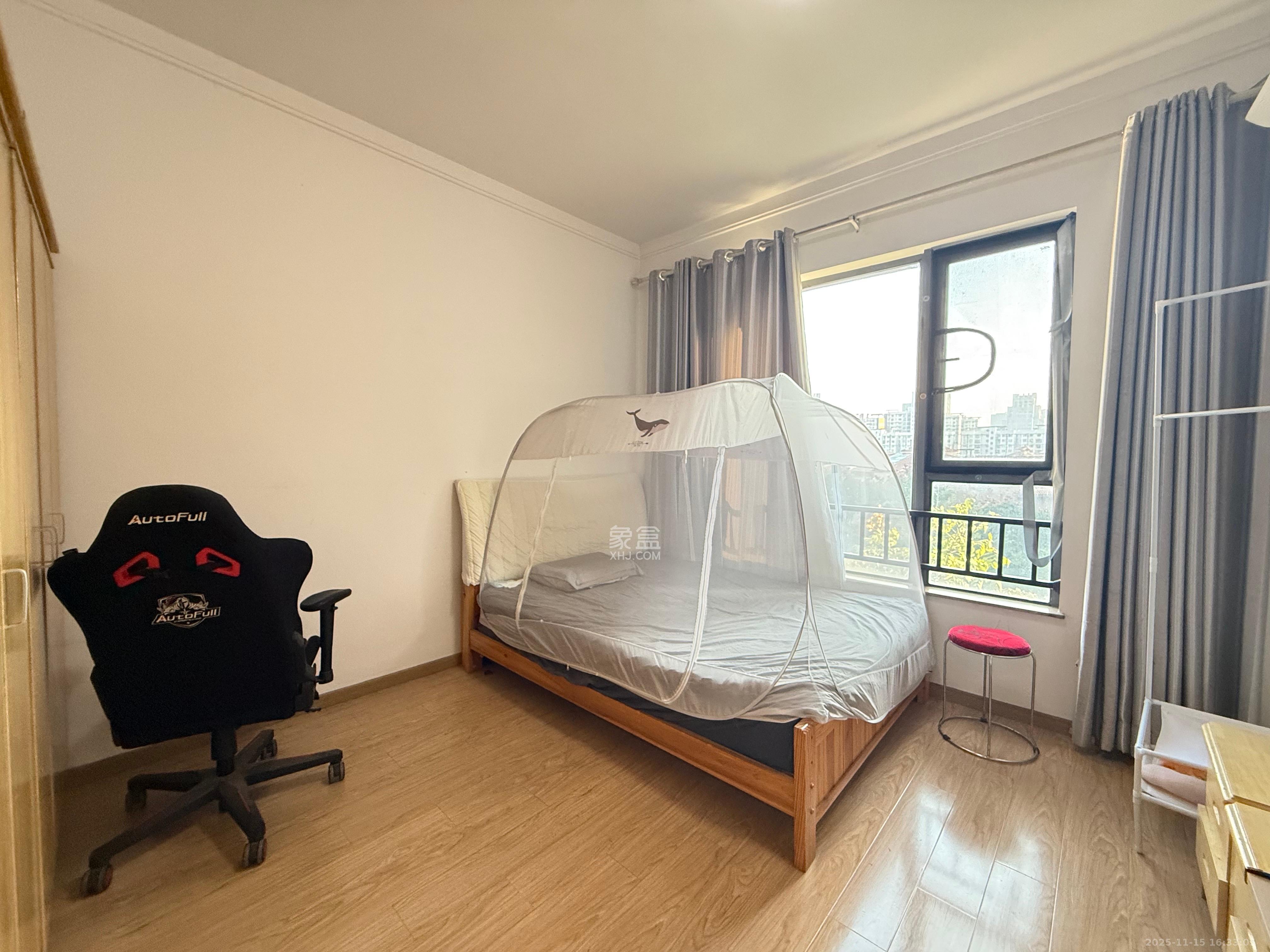 珠江郦城薰衣道  3室1厅1卫    2200.0元/月室内图